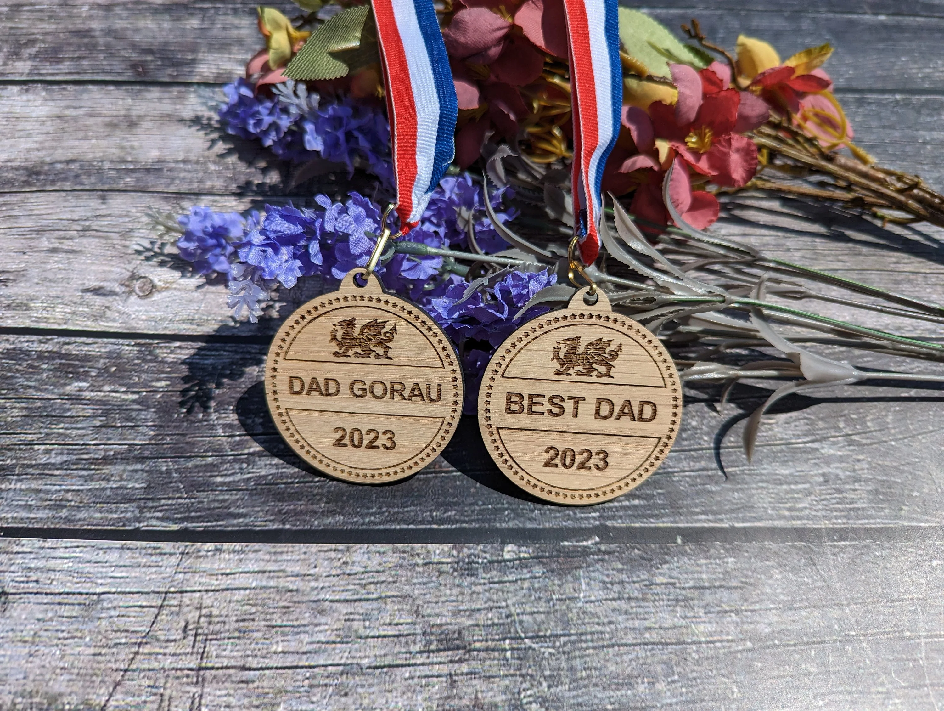 Best Dad & Dad Gorau Medals with Welsh Dragon - Meaningful Gifts, Birthday Gift, Father's Day Gift - Image 3