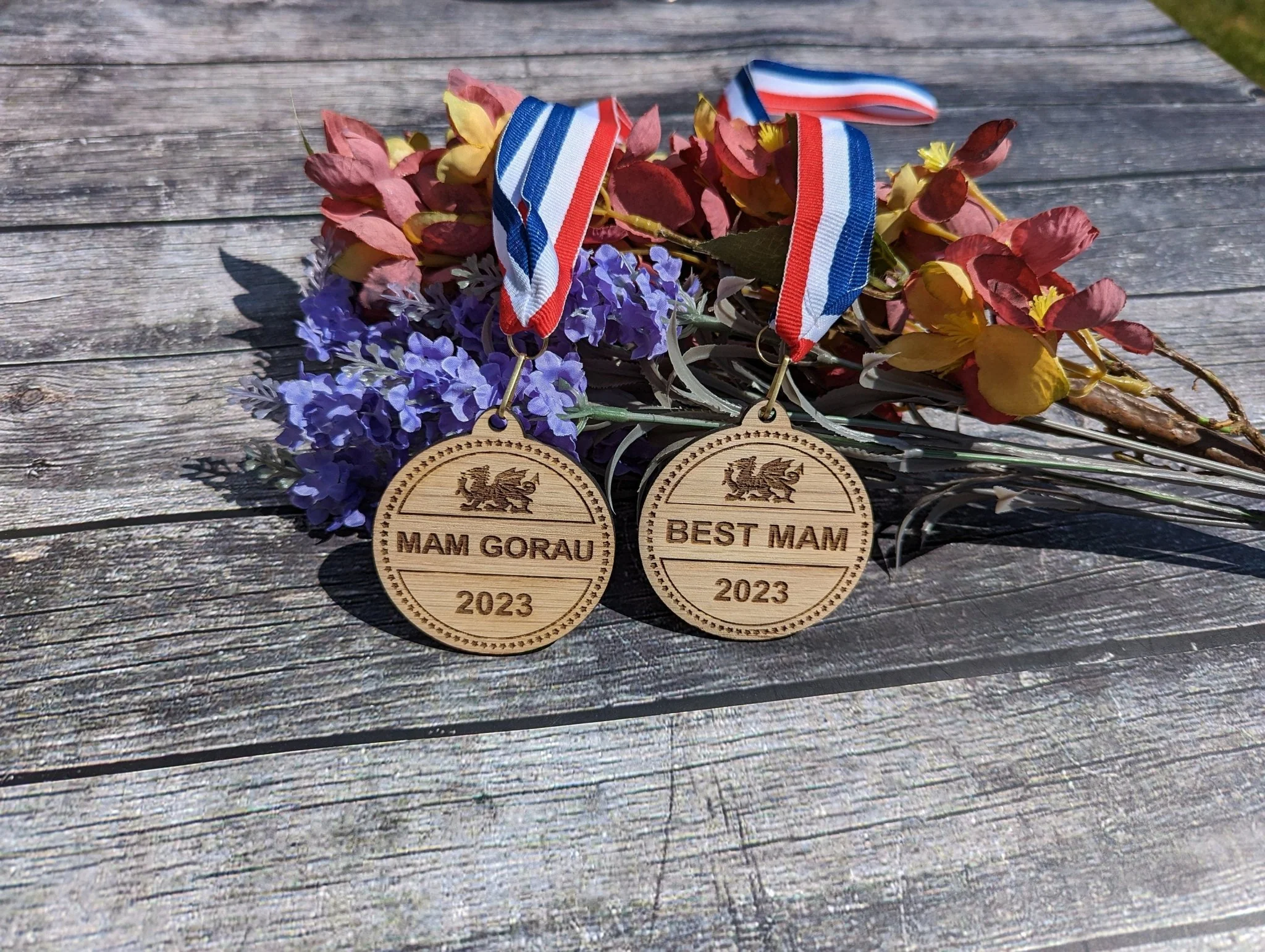 Best Mam & Mam Gorau Medals with Welsh Dragon - Meaningful Gifts, Birthday Gift, Mother's Day Gift - Image 5