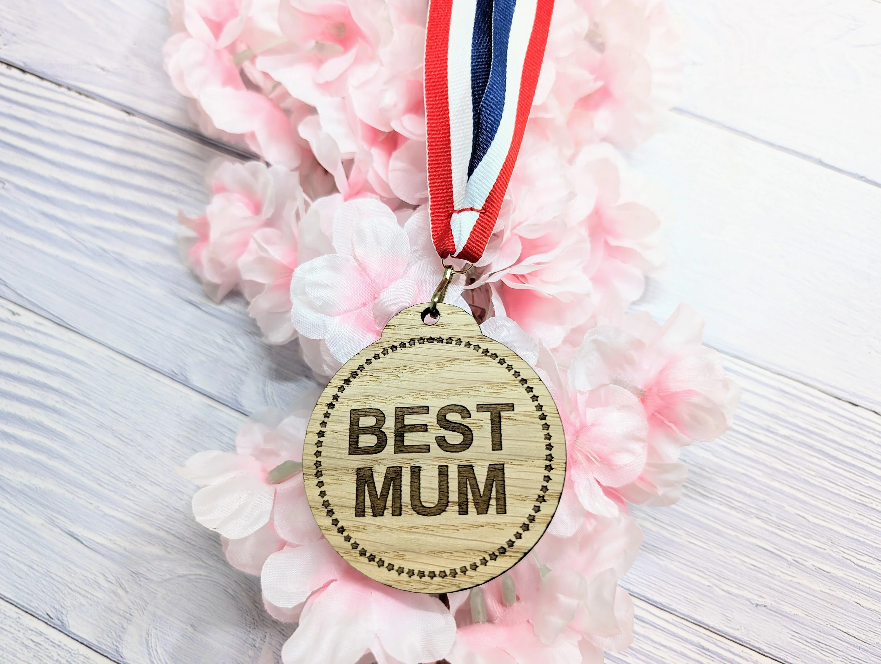 Best Mum & Best Dad Medals - Personalised Oak Veneer Awards, Perfect Family Gift - Crafted in Wales - Image 2