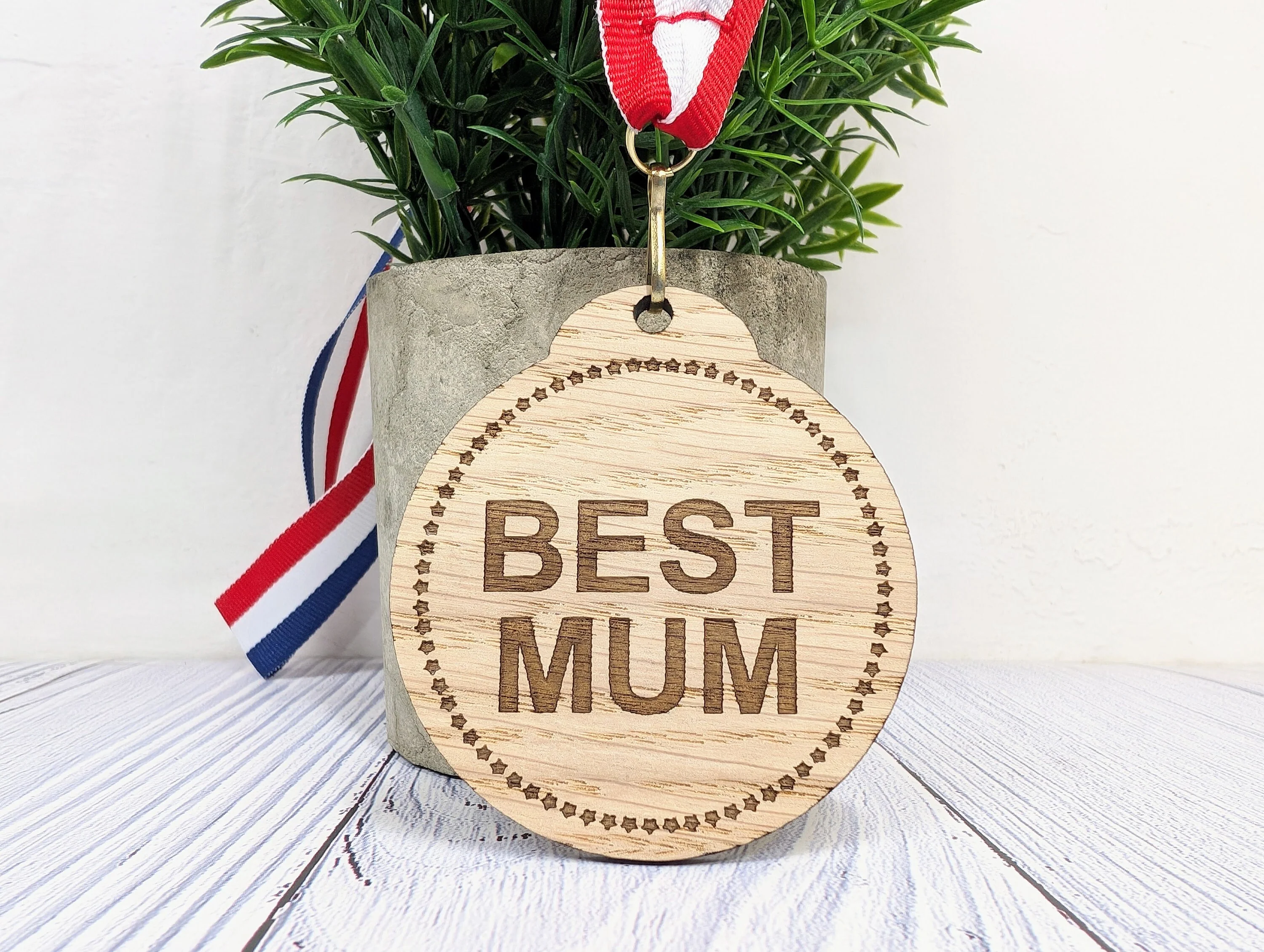 Best Mum & Best Dad Medals - Personalised Oak Veneer Awards, Perfect Family Gift - Crafted in Wales - Image 6
