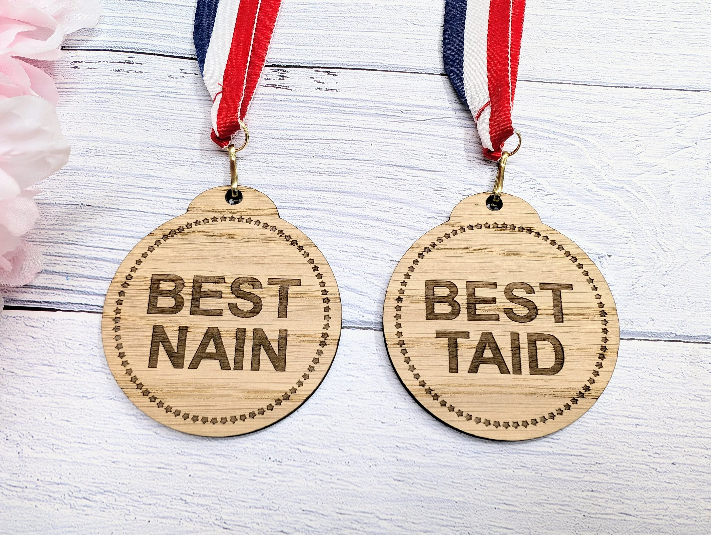 Best Nain & Best Taid Medals - Oak Veneer Welsh Grandparent Awards, Heartfelt Gift - Handmade in Wales - Image 6