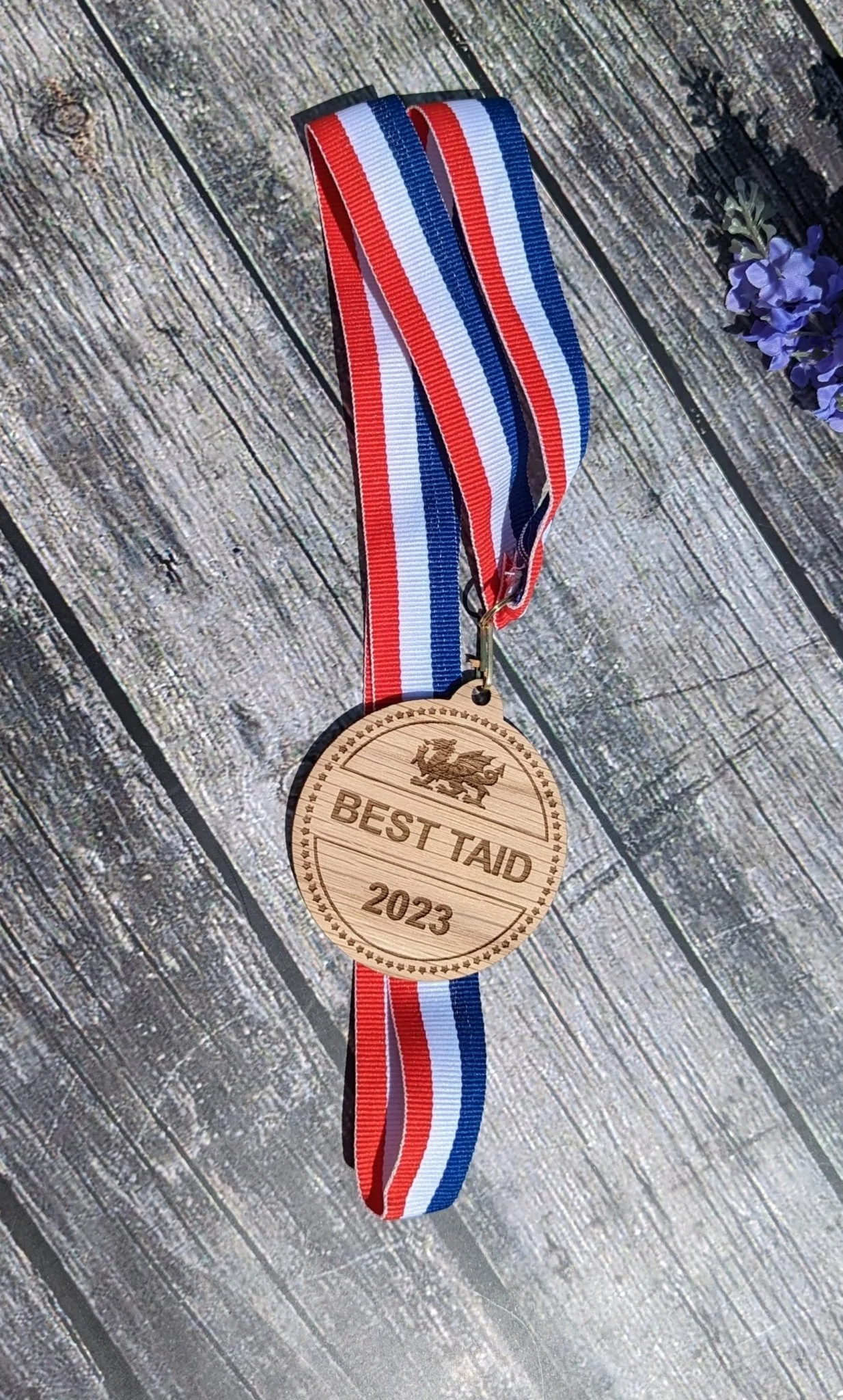 Best Taid & Taid Gorau Medals with Welsh Dragon - Meaningful Gifts, Birthday Gift, Father's Day Gift, Gift for Grandad - Image 4