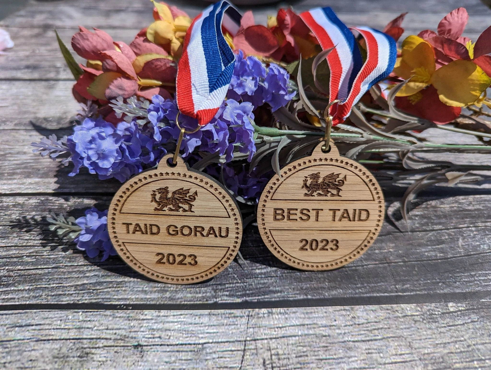 Best Taid & Taid Gorau Medals with Welsh Dragon - Meaningful Gifts, Birthday Gift, Father's Day Gift, Gift for Grandad - Image 5