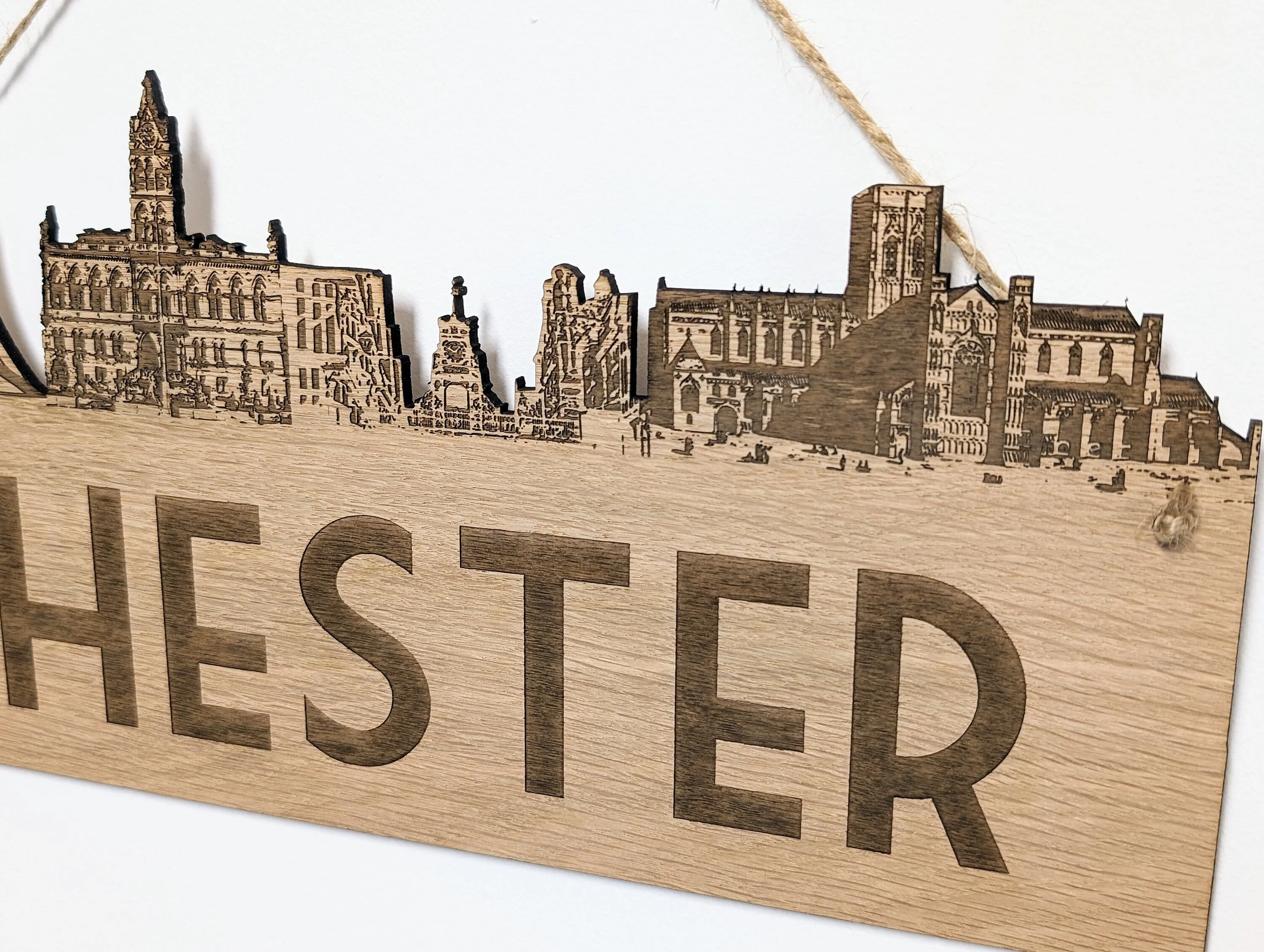 Chester City Wooden Sign – Iconic Landmarks Design - Image 4