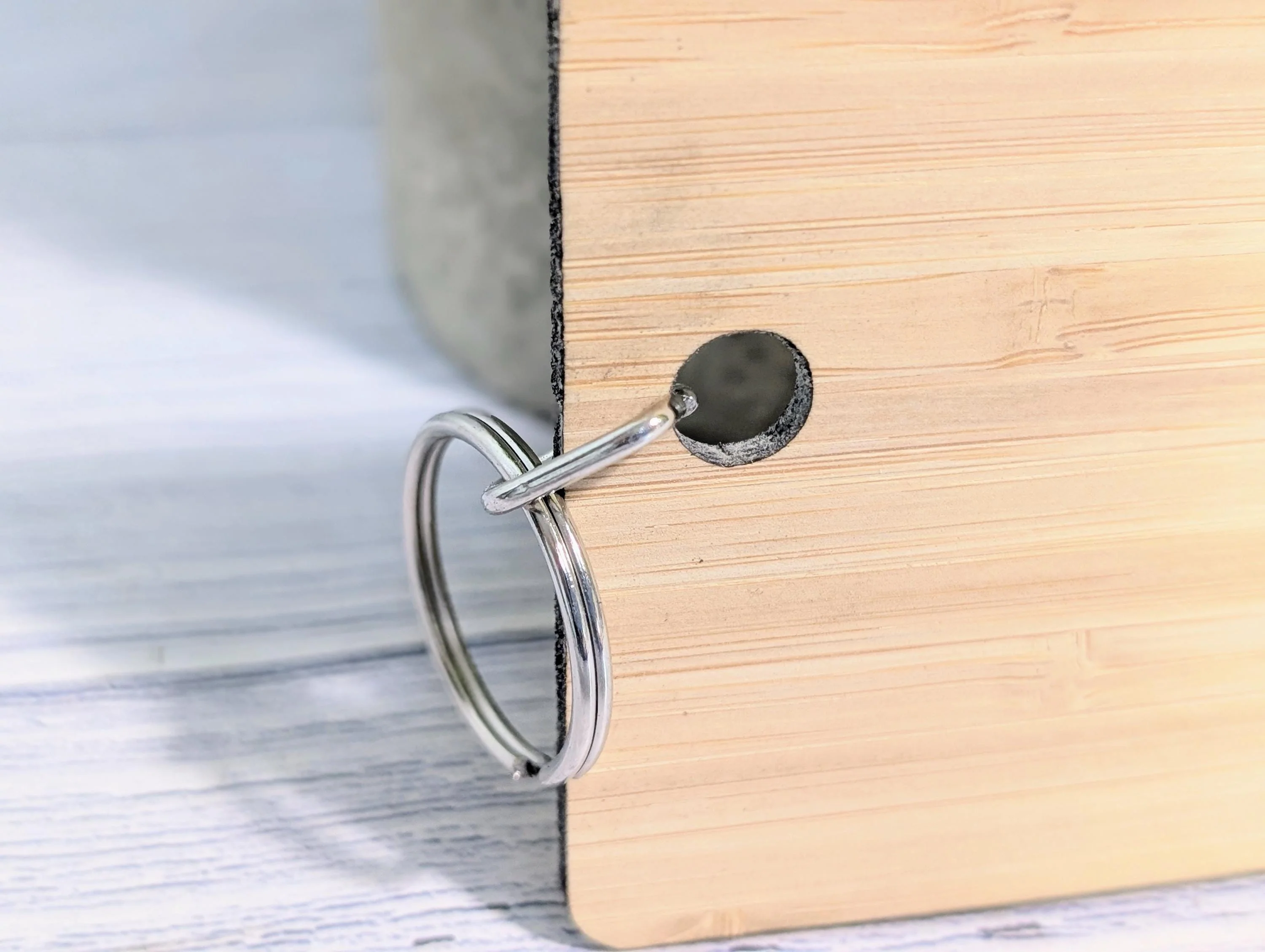 Do Not Remove - Extra-Large Bamboo Keyring - Ideal for Keeping Important Keys Safely - 200x80mm - Image 5