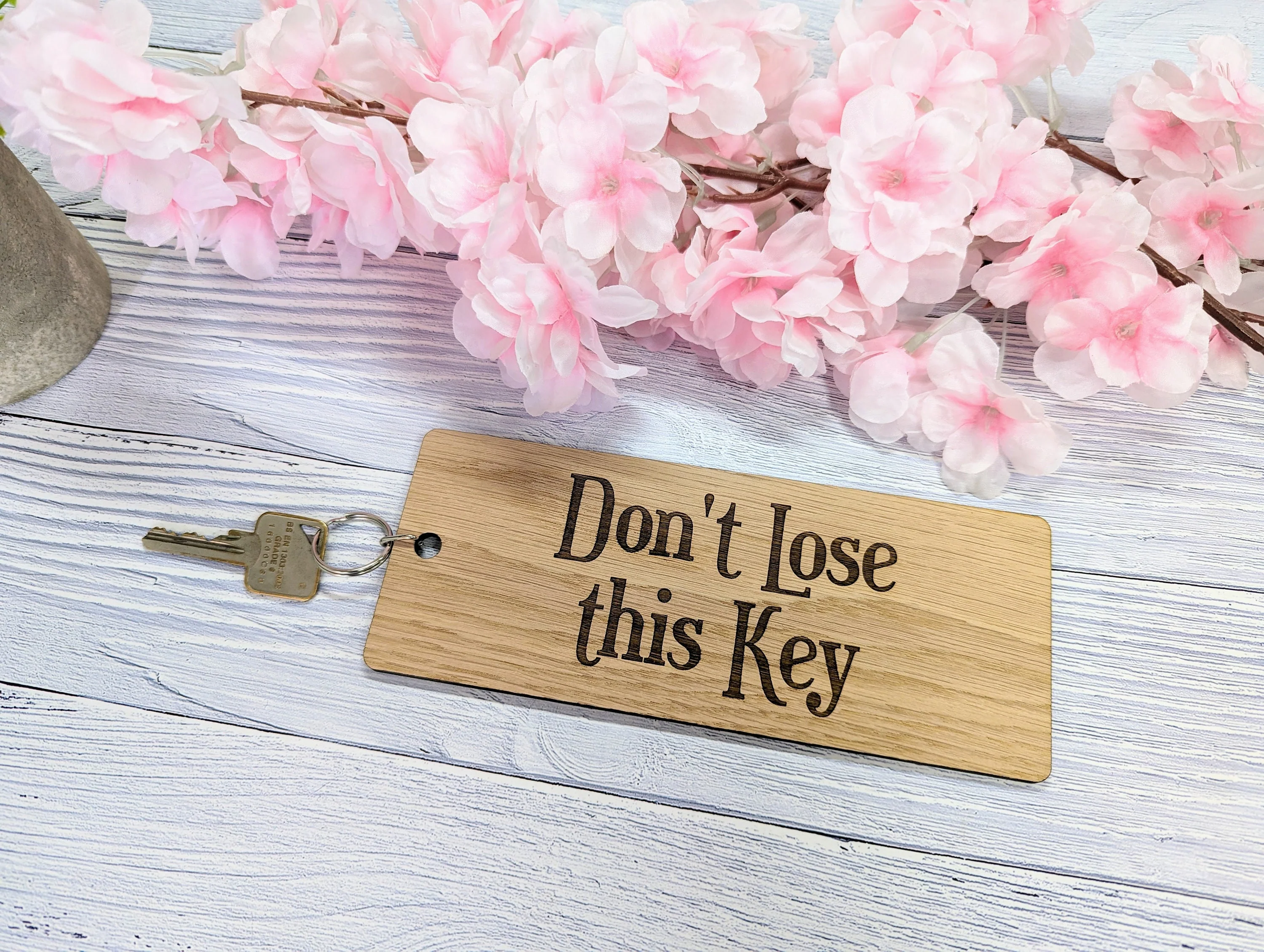 Extra-Large 200x80mm Wooden Keyring with 'Don't Lose This Key' Message - Ideal for Important Keys or Habitual Key Losers - Image 2