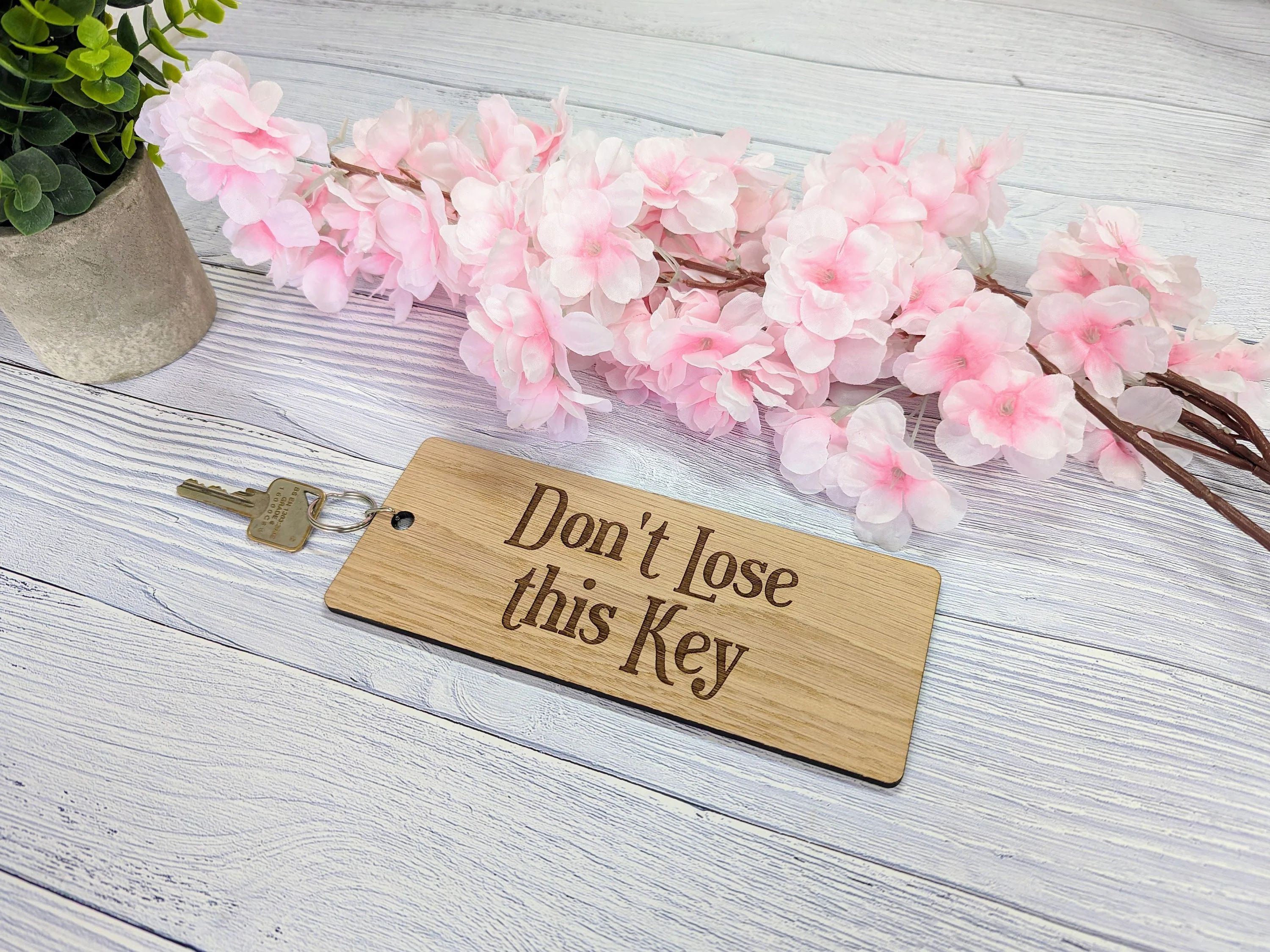 Extra-Large 200x80mm Wooden Keyring with 'Don't Lose This Key' Message - Ideal for Important Keys or Habitual Key Losers - Image 3