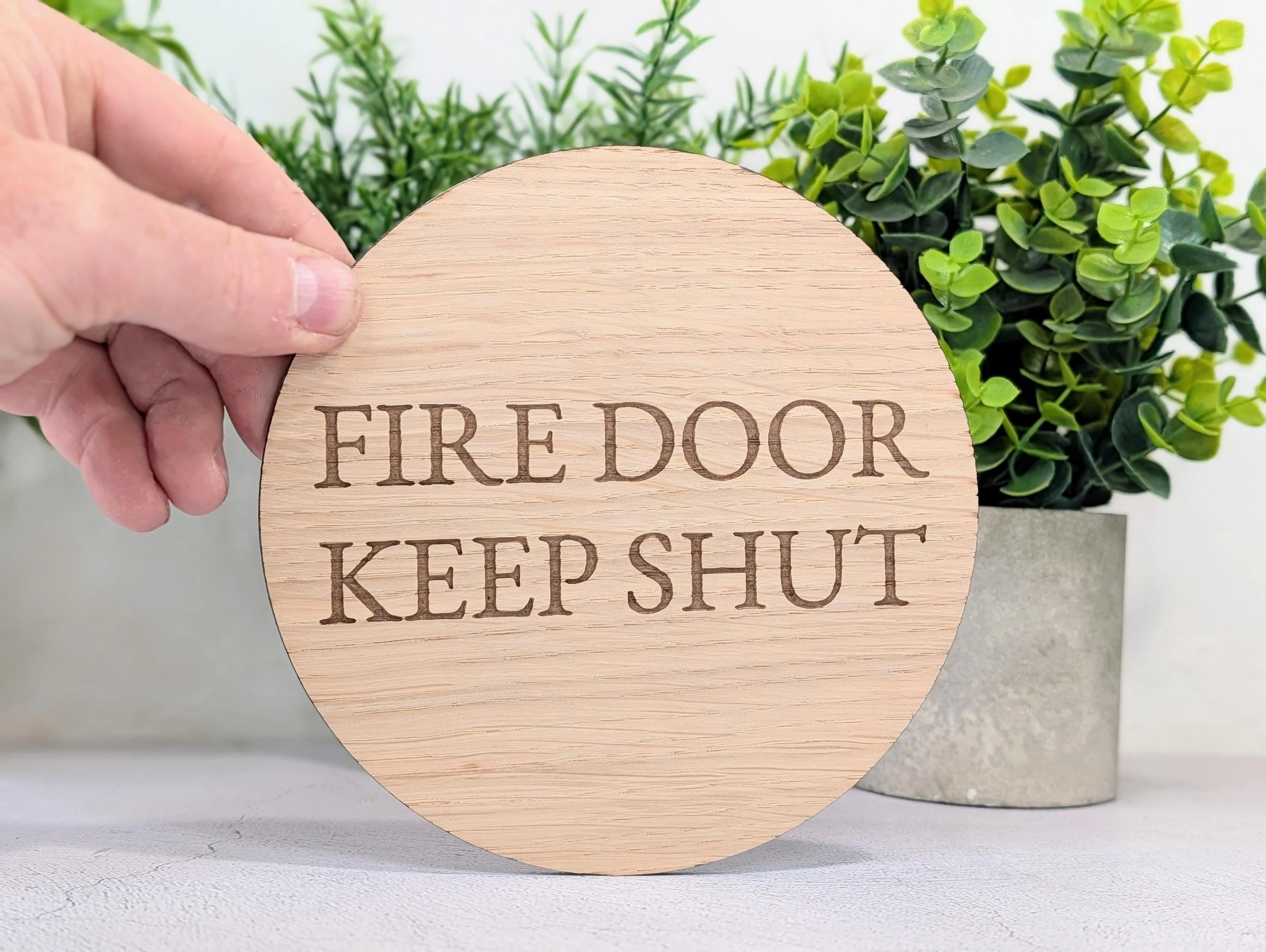 Fire Door Keep Shut Sign – Circular Oak Veneered Wall or Door Sign, Indoor Use Only, Handmade in Wales, Plastic-Free Packaging