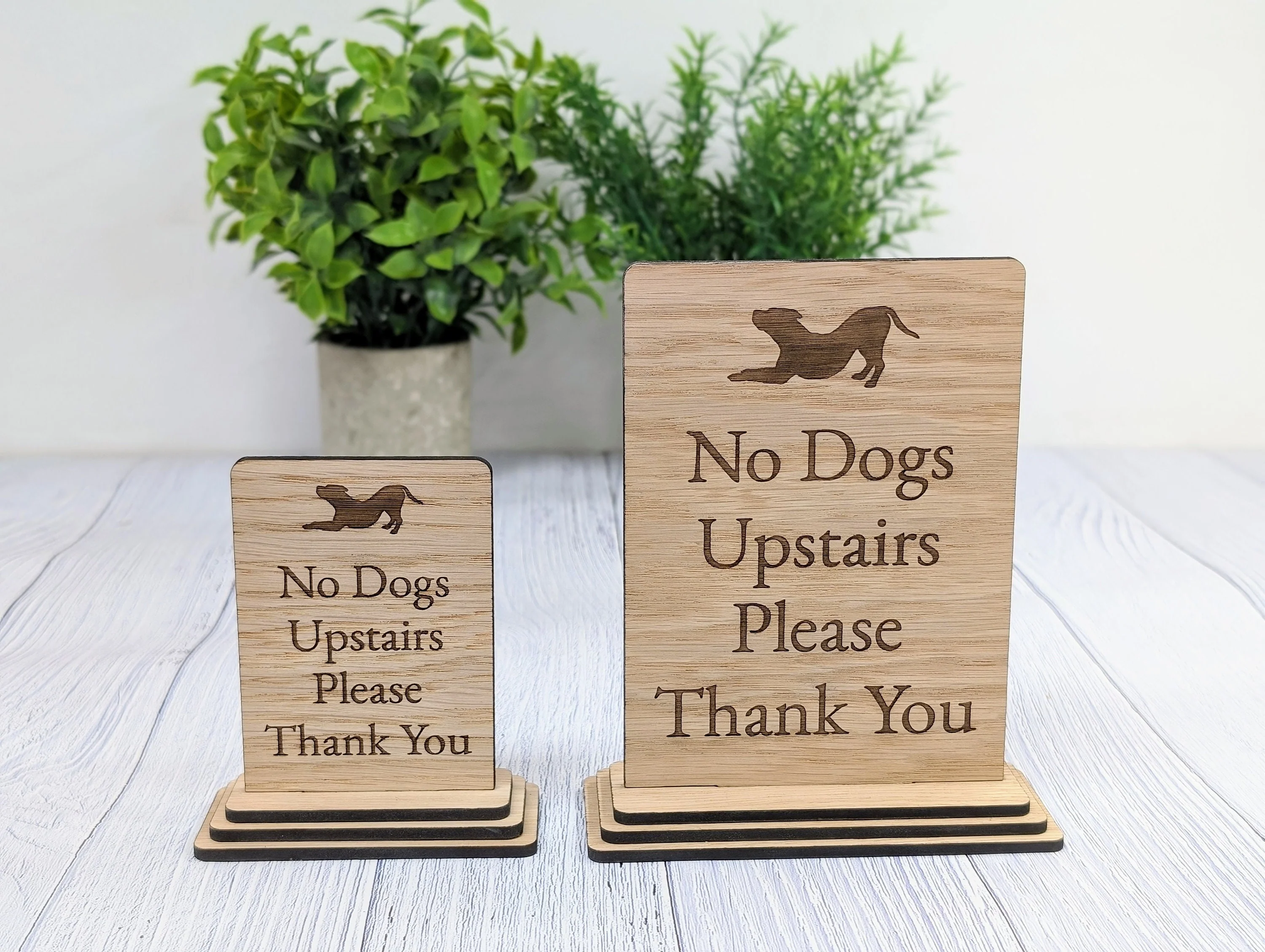 Freestanding "No Dogs Upstairs Please" Wooden Table Sign, Oak Finish, Ideal for Homes, AirBnBs & Rental Properties etc, 2 Sizes - Image 3
