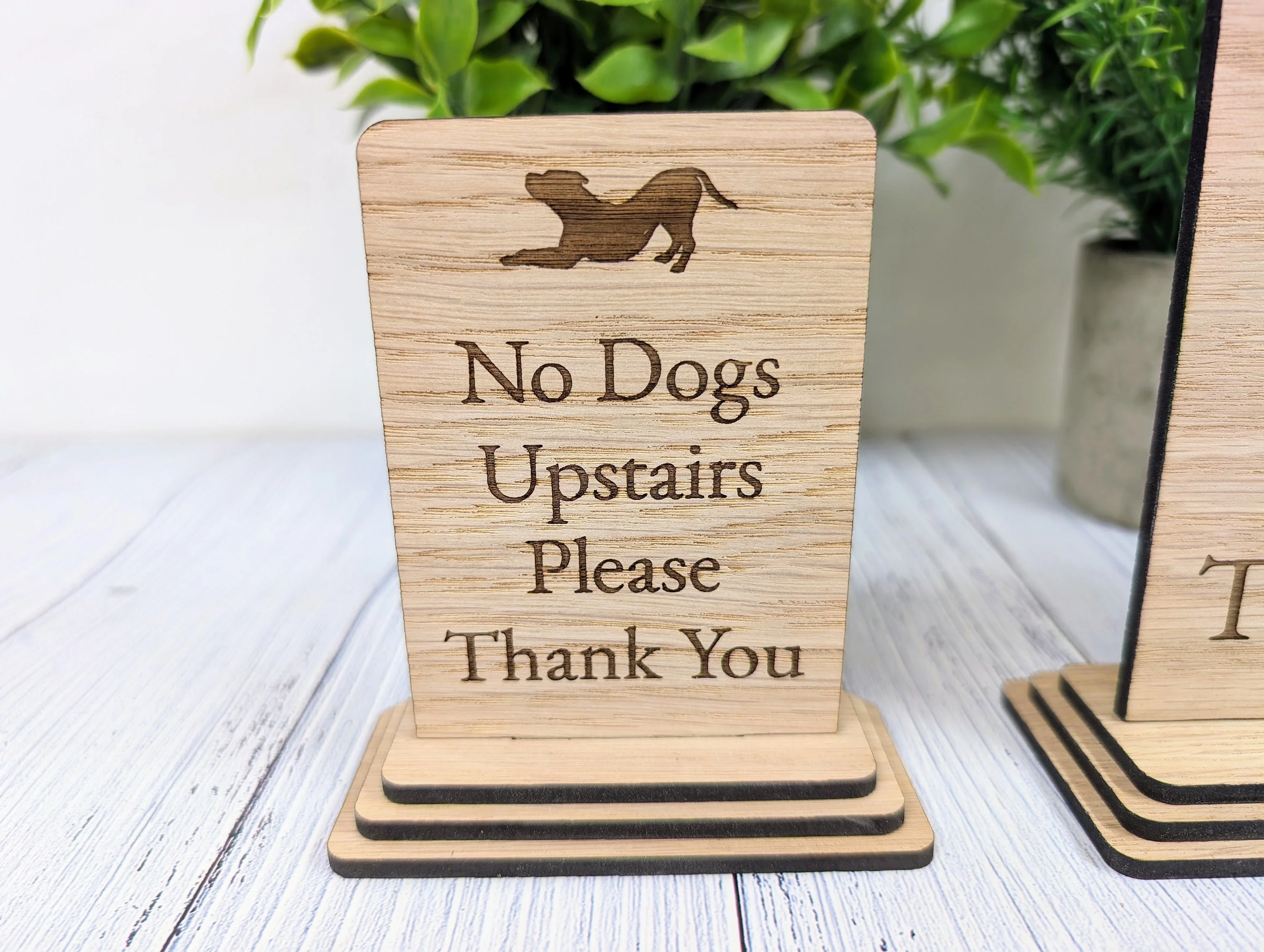 Freestanding "No Dogs Upstairs Please" Wooden Table Sign, Oak Finish, Ideal for Homes, AirBnBs & Rental Properties etc, 2 Sizes - Image 4