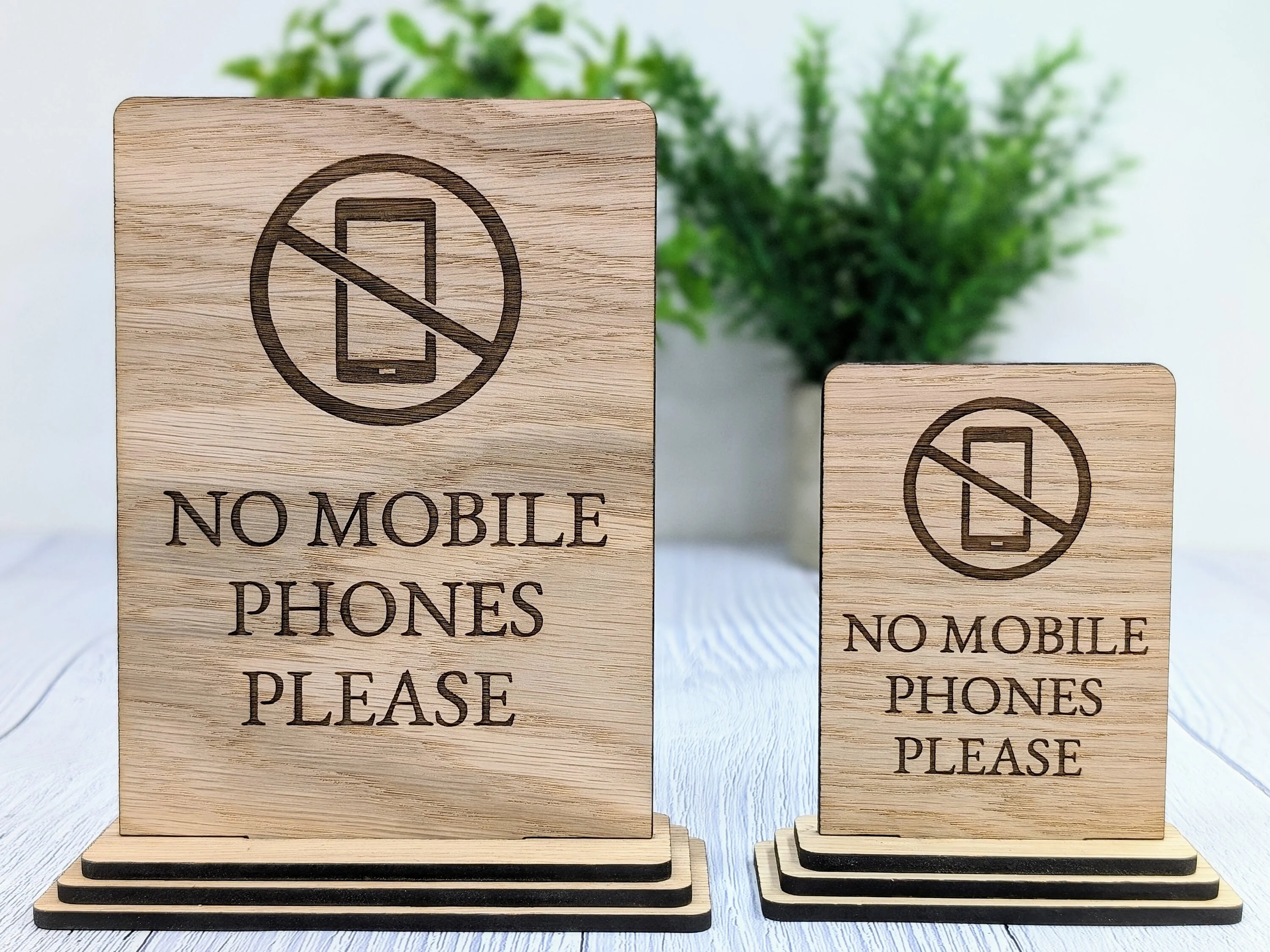 Freestanding "No Mobile Phones Please" Wooden Table Sign, Oak Finish, Ideal for Cafes, Restaurants & Public Spaces etc, 2 Sizes, Signage - Image 4