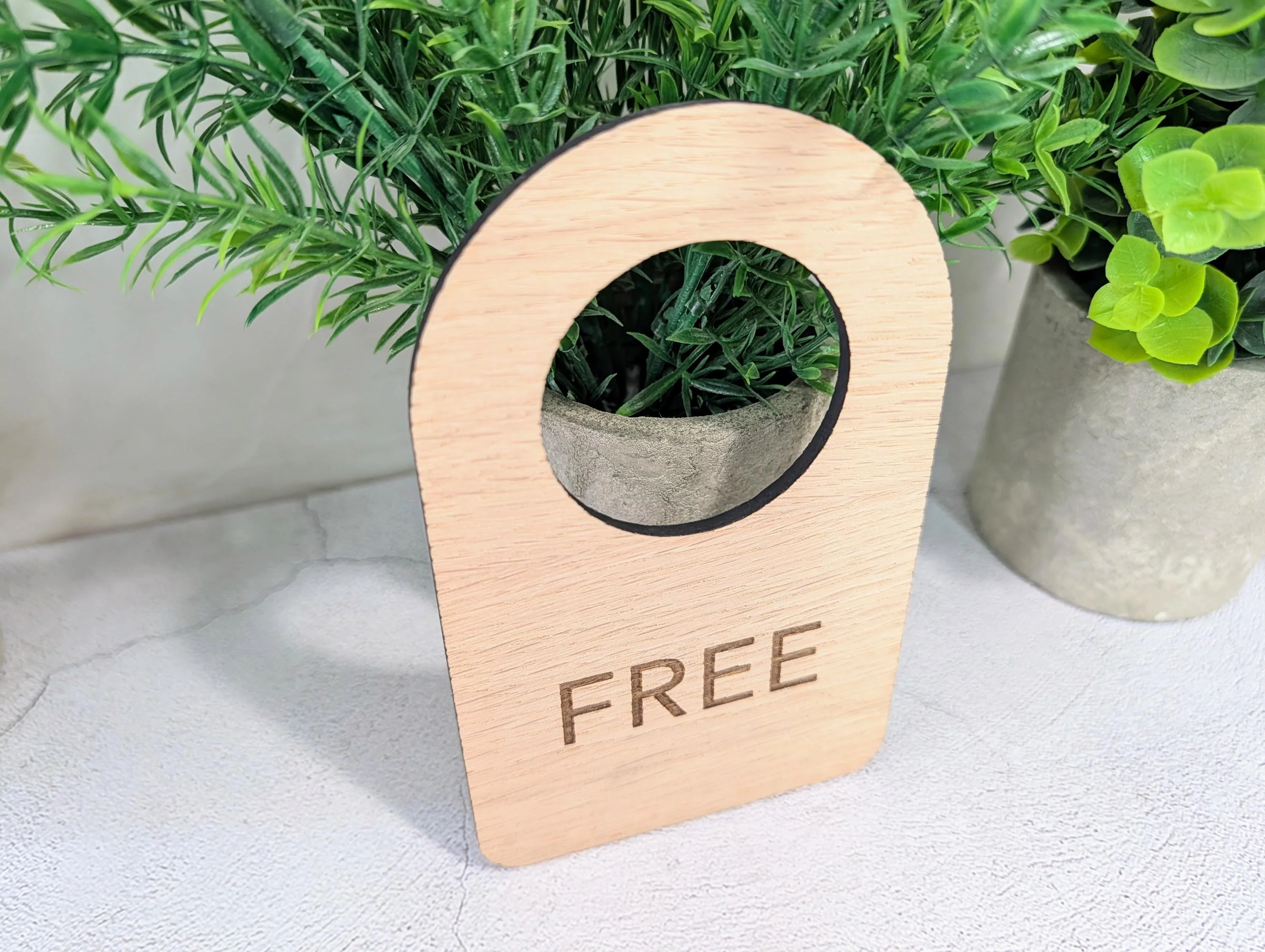 In Use / Free - Door Hanger – Double-Sided Oak Veneered Sign, Slip-Over Handle, Eco Friendly Wood, Made in Wales, Plastic-Free Packaging - Image 4