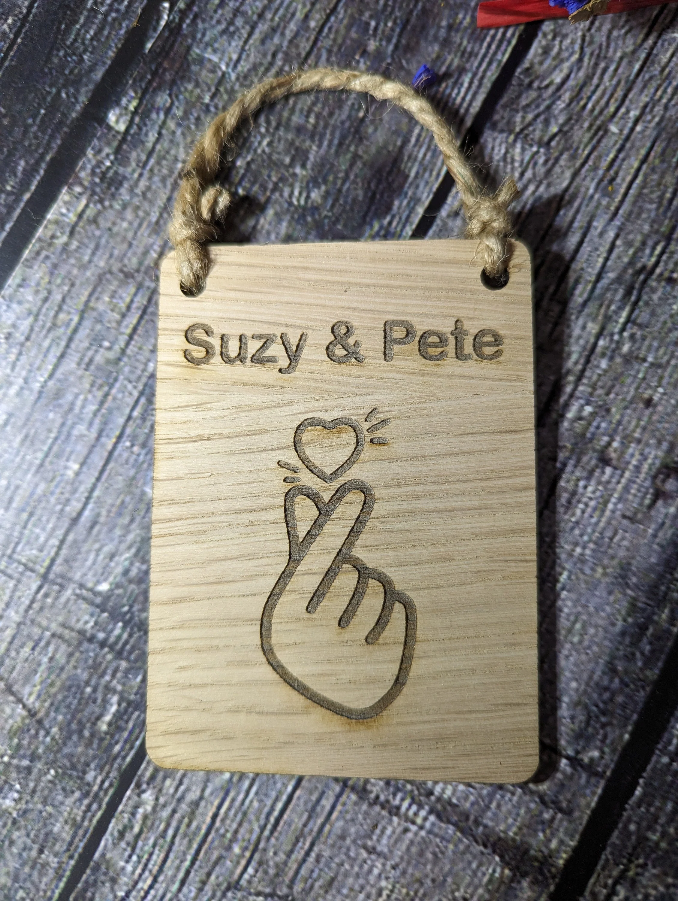 Korean Finger Heart Romantic Sign, Plaque - Image 4