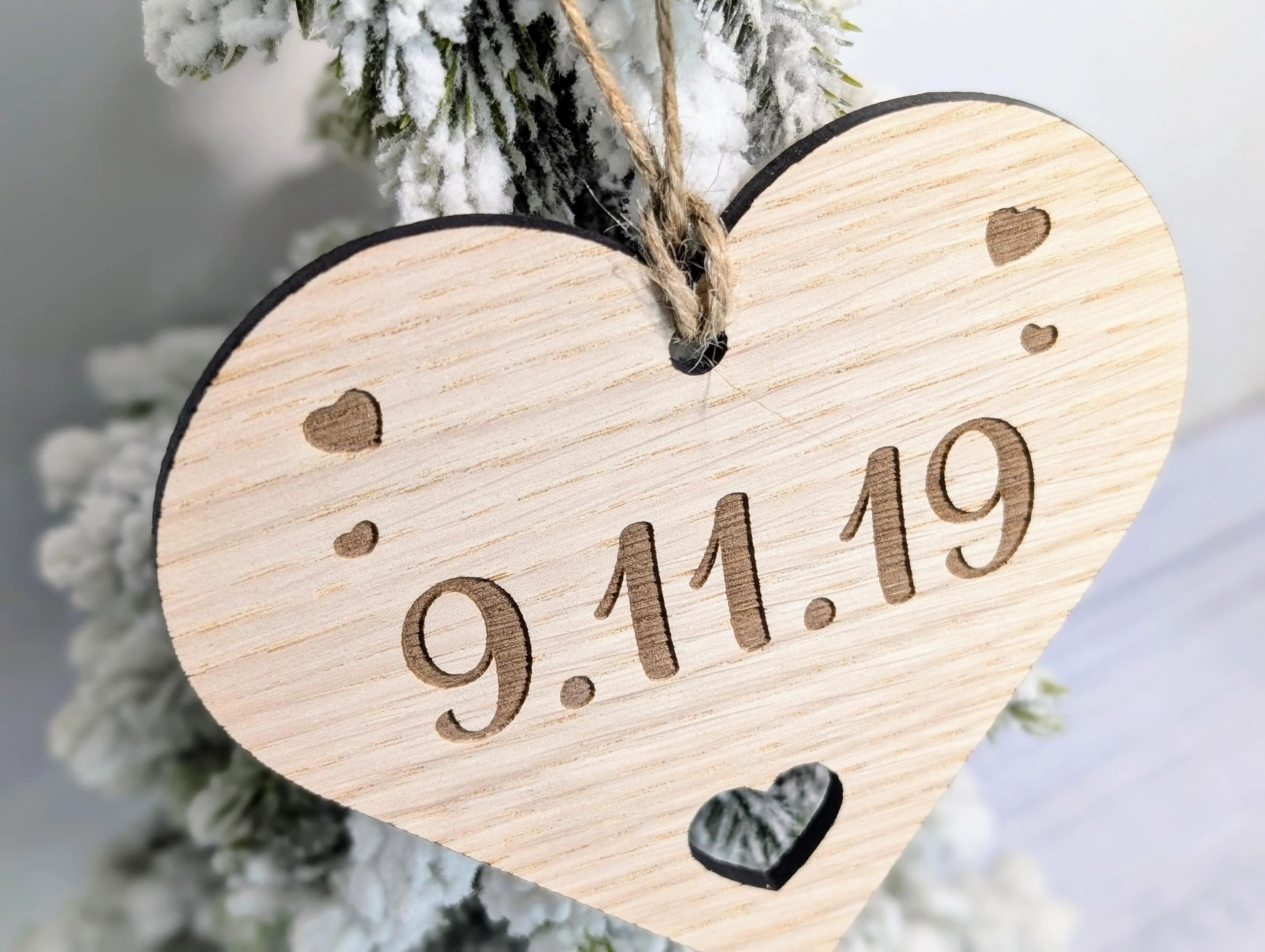 Personalised "Day We First Met" Bauble - Engraved Date Keepsake, Romantic Gift for Christmas, Anniversary, or Valentine’s - Hearts - Image 8