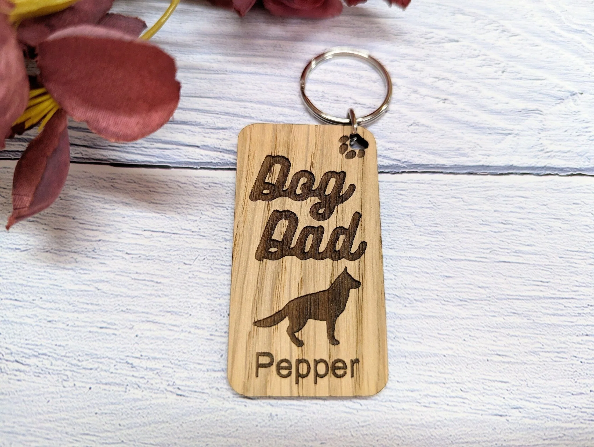 Personalised German Shepherd Dog Parent Wooden Keyring - Custom Oak Keychain - Unique Gift for German Shepherd Lovers