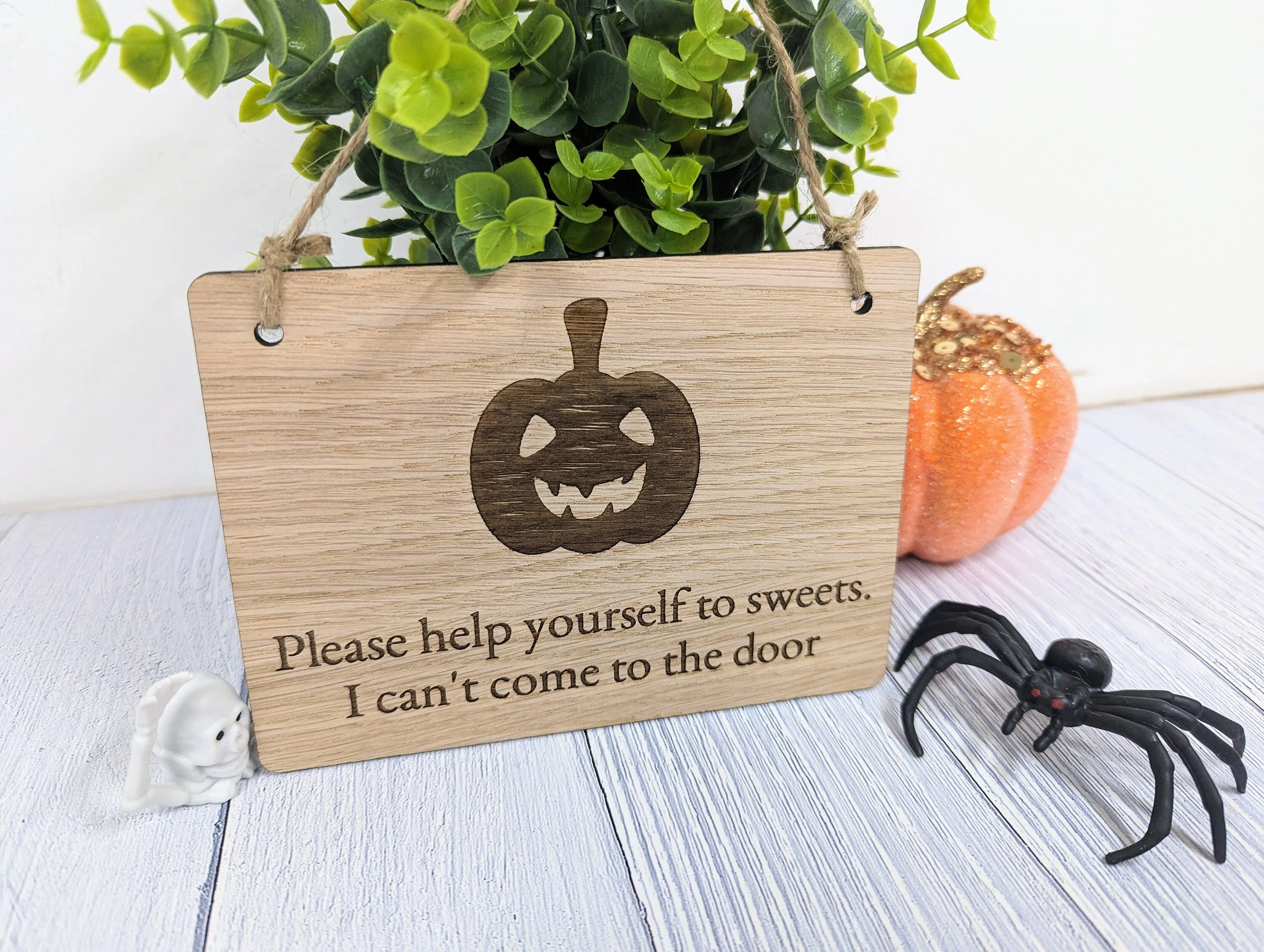 Personalised Halloween Wooden Sign with Pumpkin Design - 'Please Help Yourself to Sweets' - Ideal for Trick or Treaters - Image 5