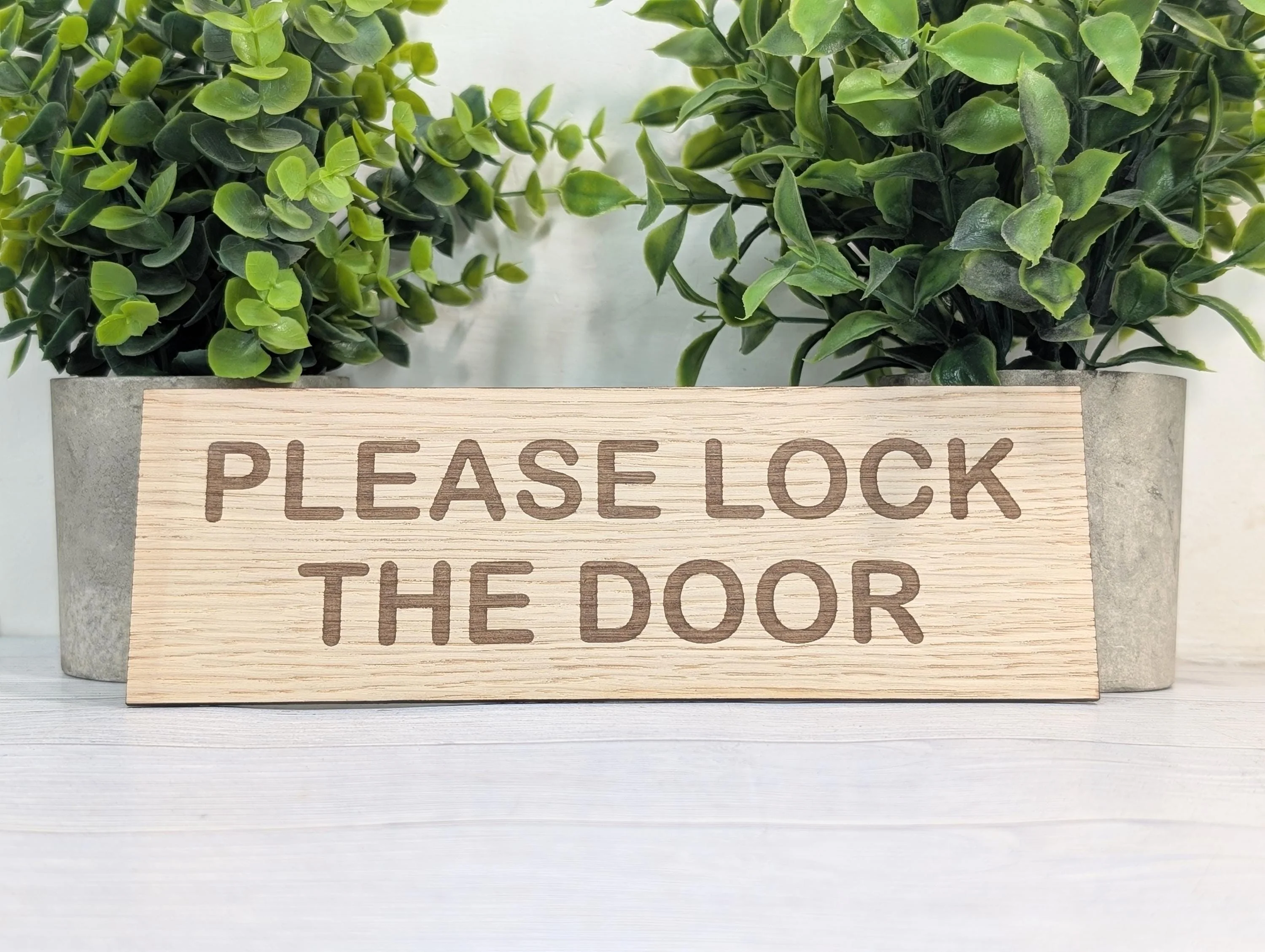 Personalised Oak Door Sign – Please Lock The Door or Custom Text | Wooden Plaque for Bathroom, Office or Shed | 4 Sizes – Eco Gift - Image 2