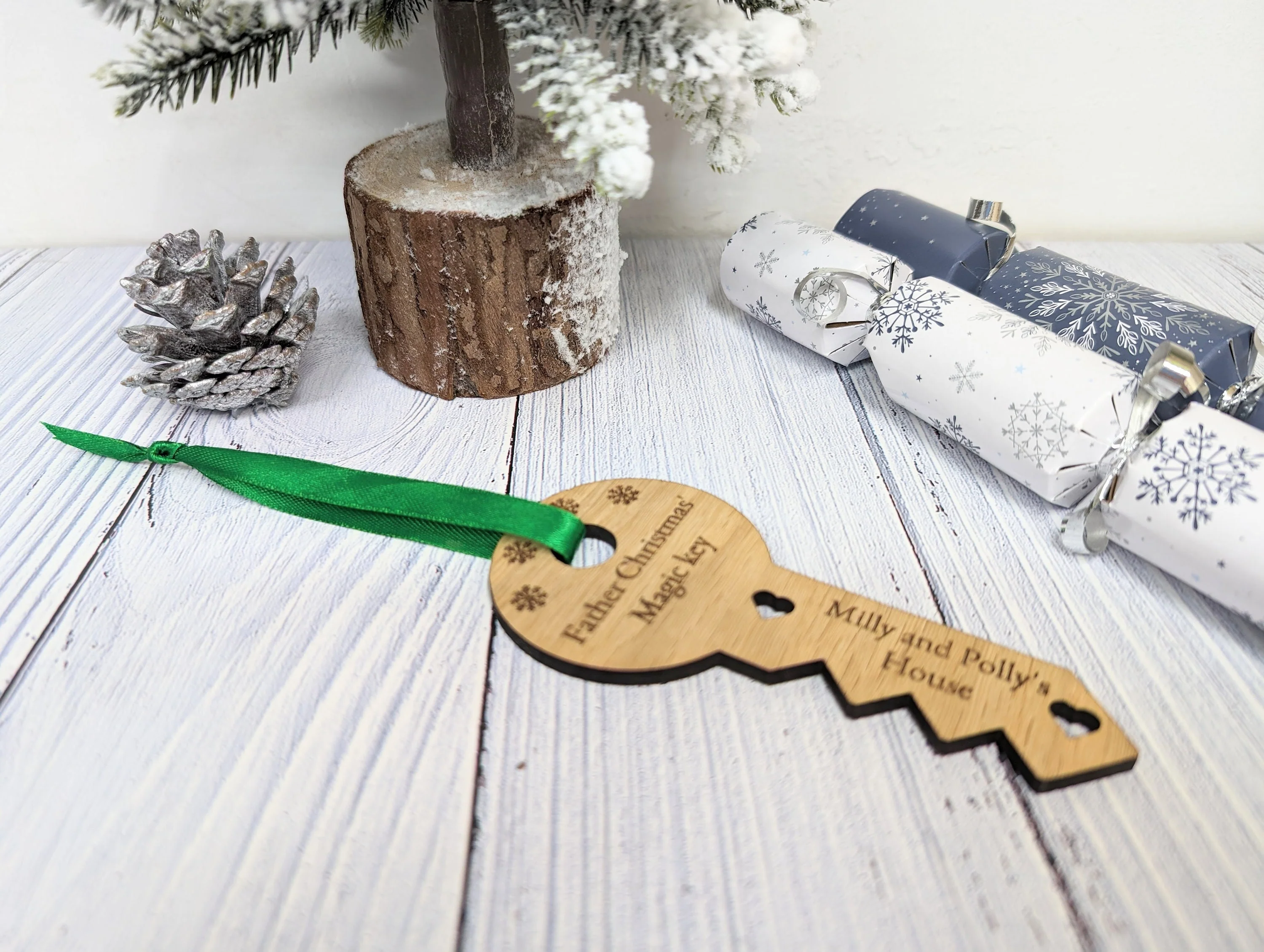 Personalised Oak Father Christmas Magic Key - Custom Kids' Names, Festive Decor - Image 3
