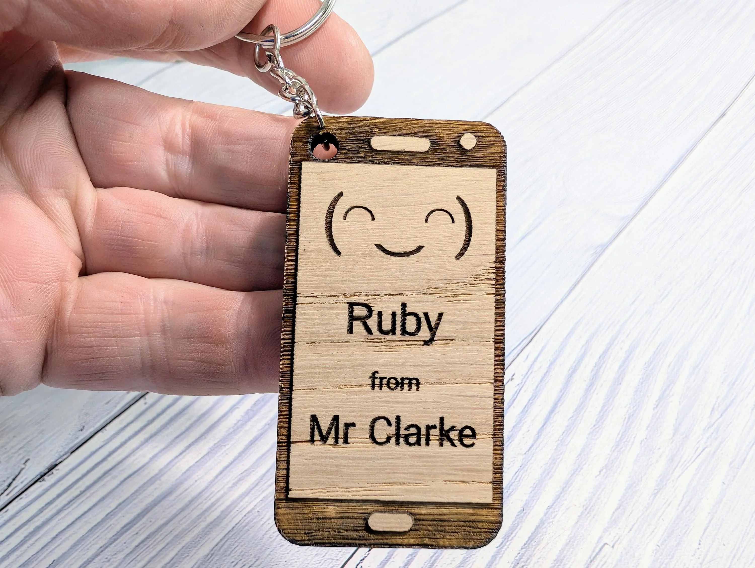 Personalised Student Keyring – Teacher Gift for Class, Cute Smiley Face Design, Mobile Phone Shape, End of Term Keepsake