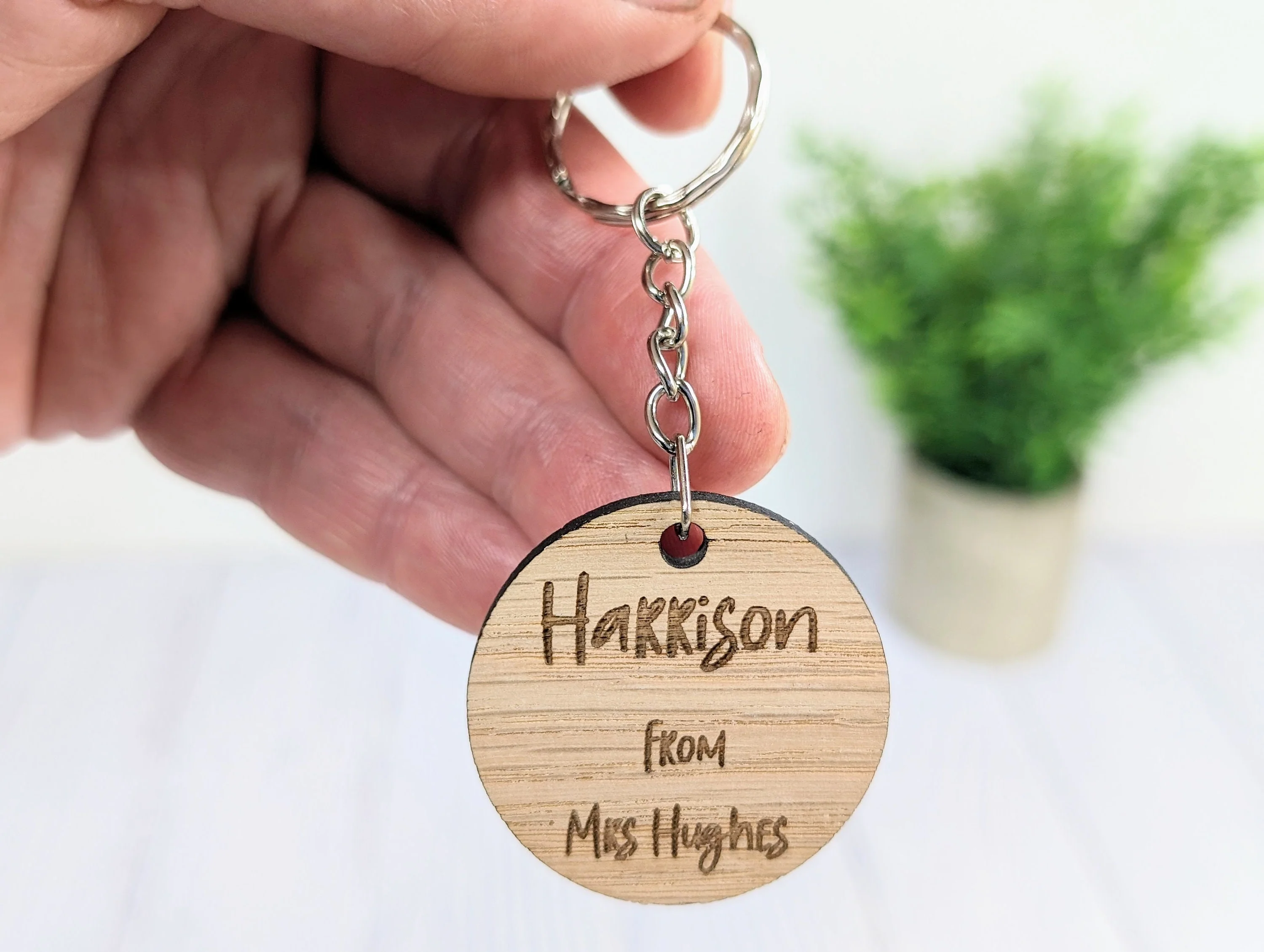 Personalised Student Keyrings | Oak School Key Chains | Gifts For Students | Gifts from Teacher, End of Term, End-of-Year, Custom Names