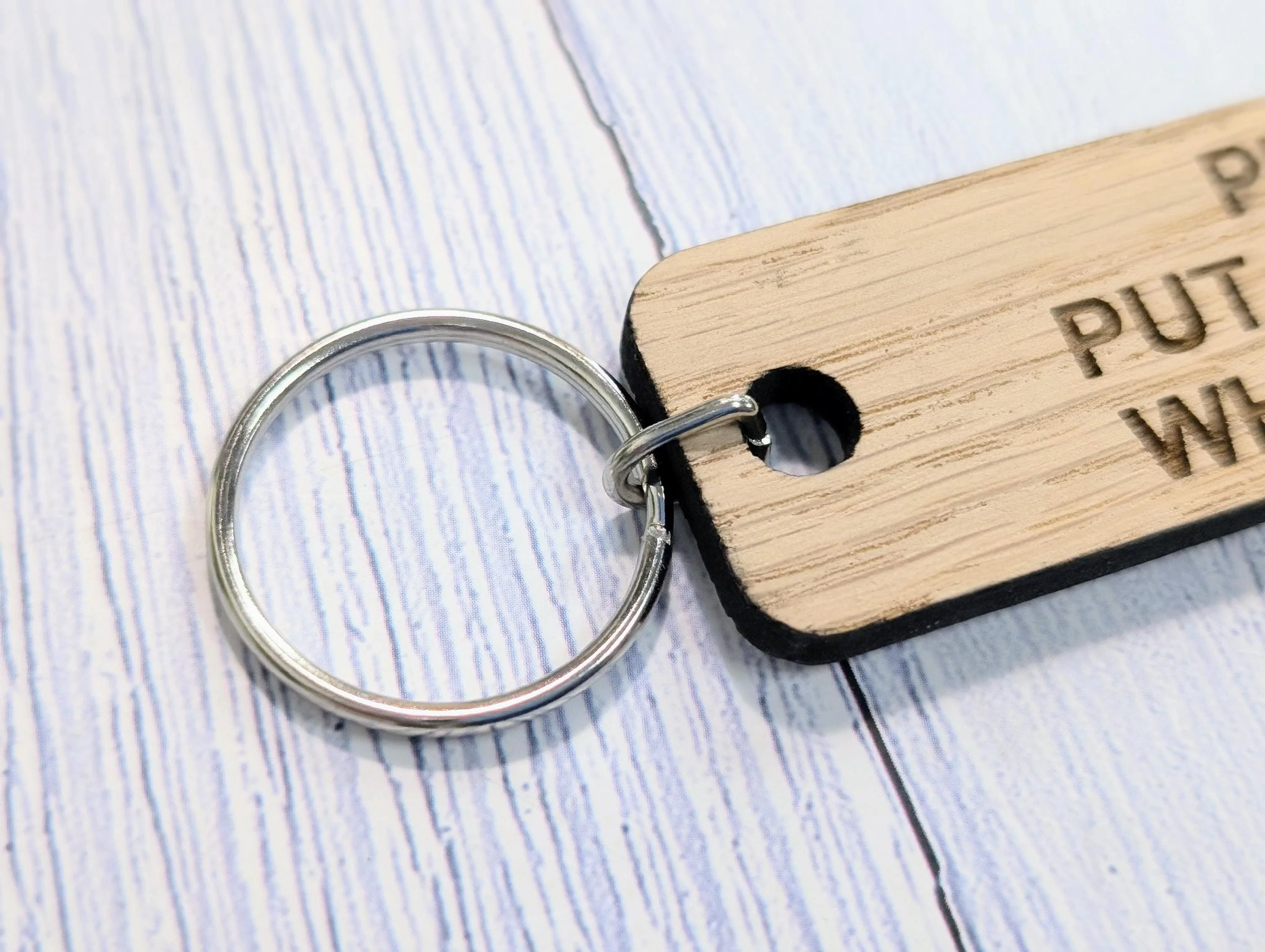 Oak Keyring: Please Put Key in Box - Eco-Friendly BnB Reminder - Image 7