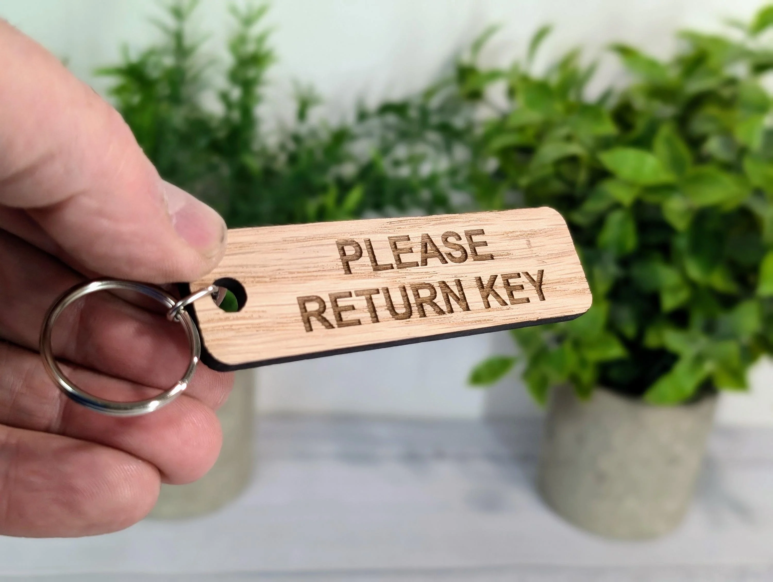 Please Return Key Oak Keyring: Eco-Friendly Reminder - Image 2