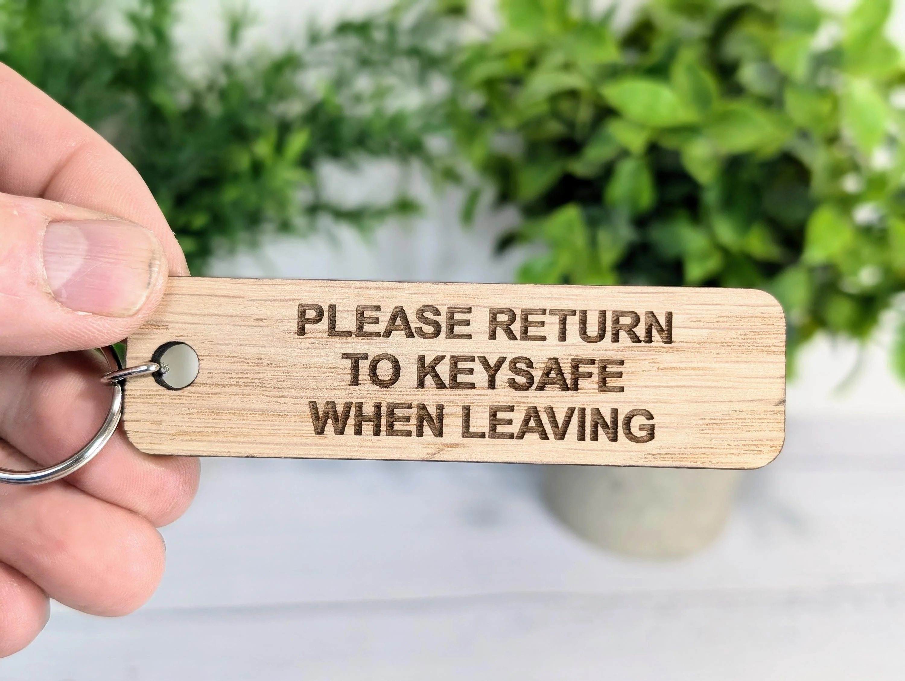 Oak Keysafe Keyring: Handmade Eco-Friendly Reminder (90x25mm)