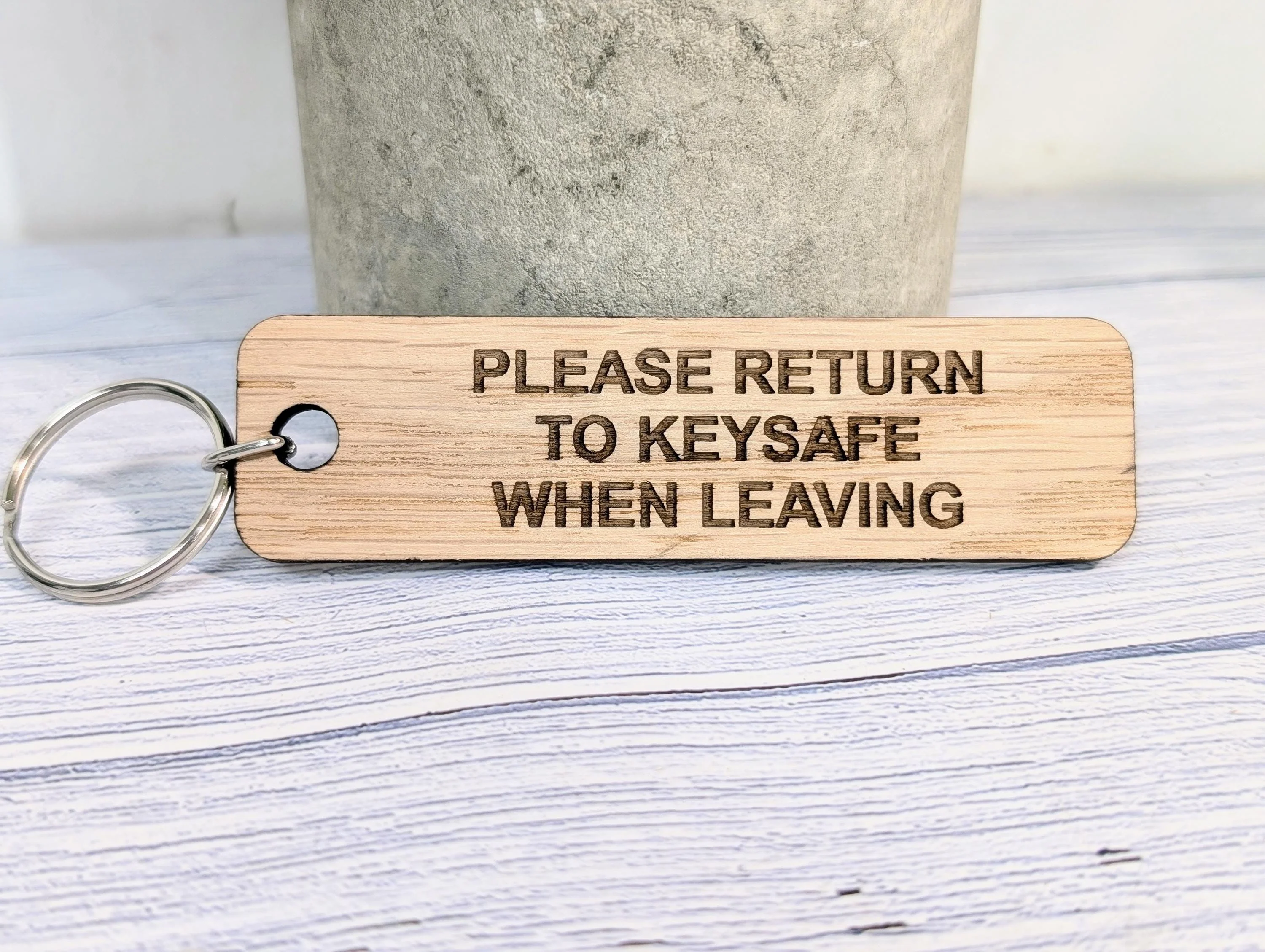 Oak Keysafe Keyring: Handmade Eco-Friendly Reminder (90x25mm) - Image 3