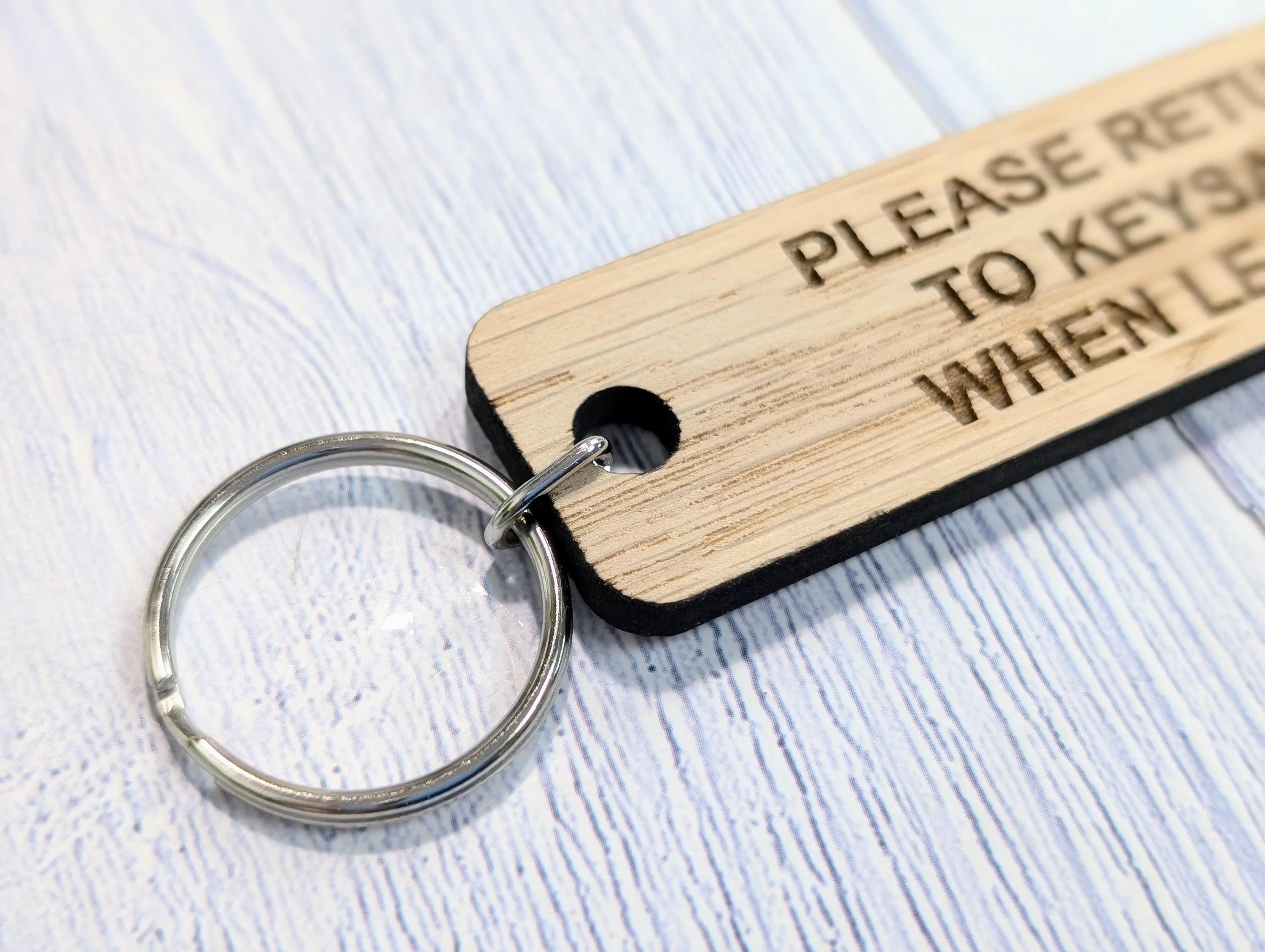 Oak Keysafe Keyring: Handmade Eco-Friendly Reminder (90x25mm) - Image 6