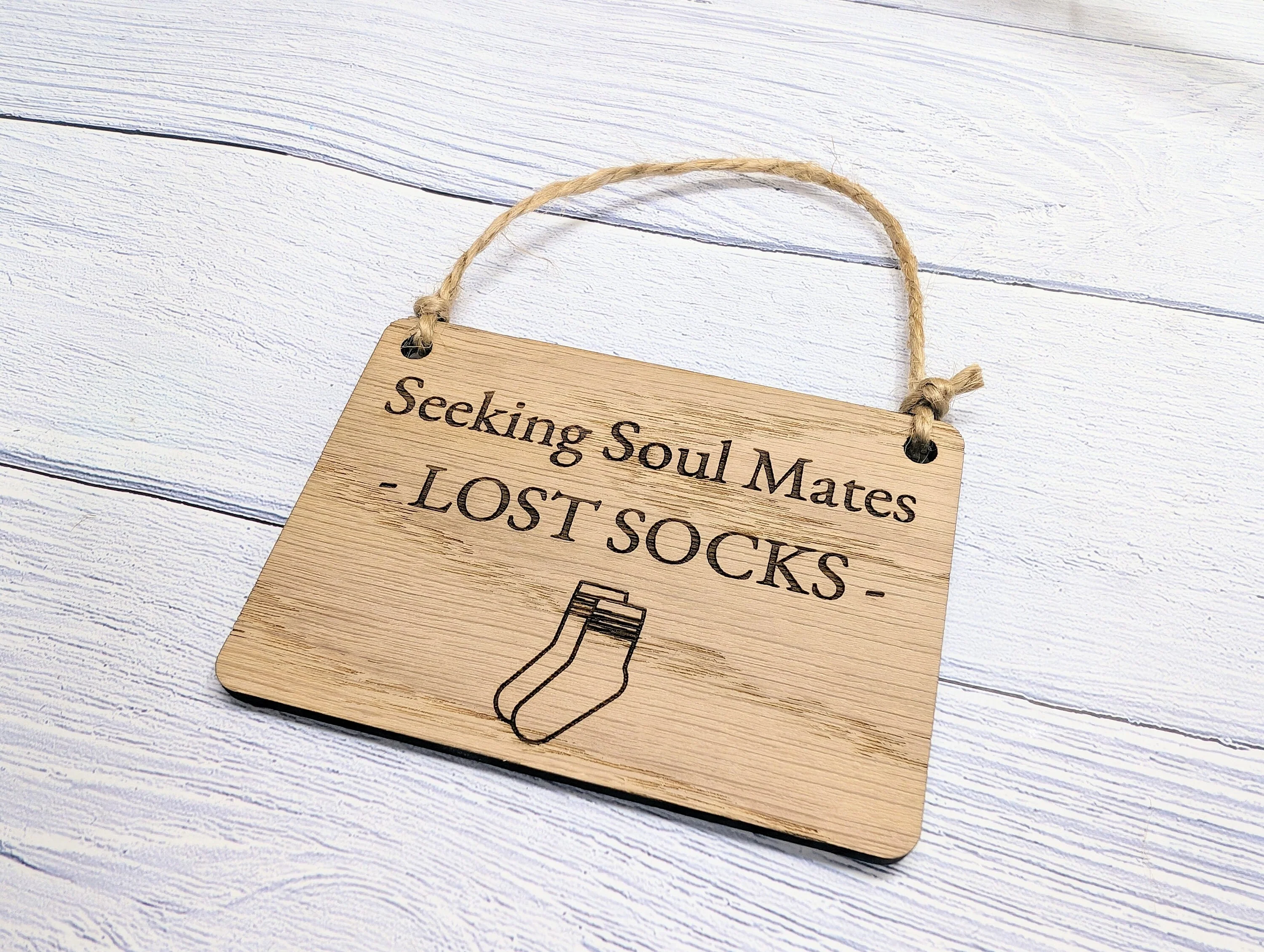 Seeking Soul Mates' - Oak Veneer MDF, Quirky Laundry Decor, 4 Sizes, Sock Graphic, Non-Personalised - Image 4