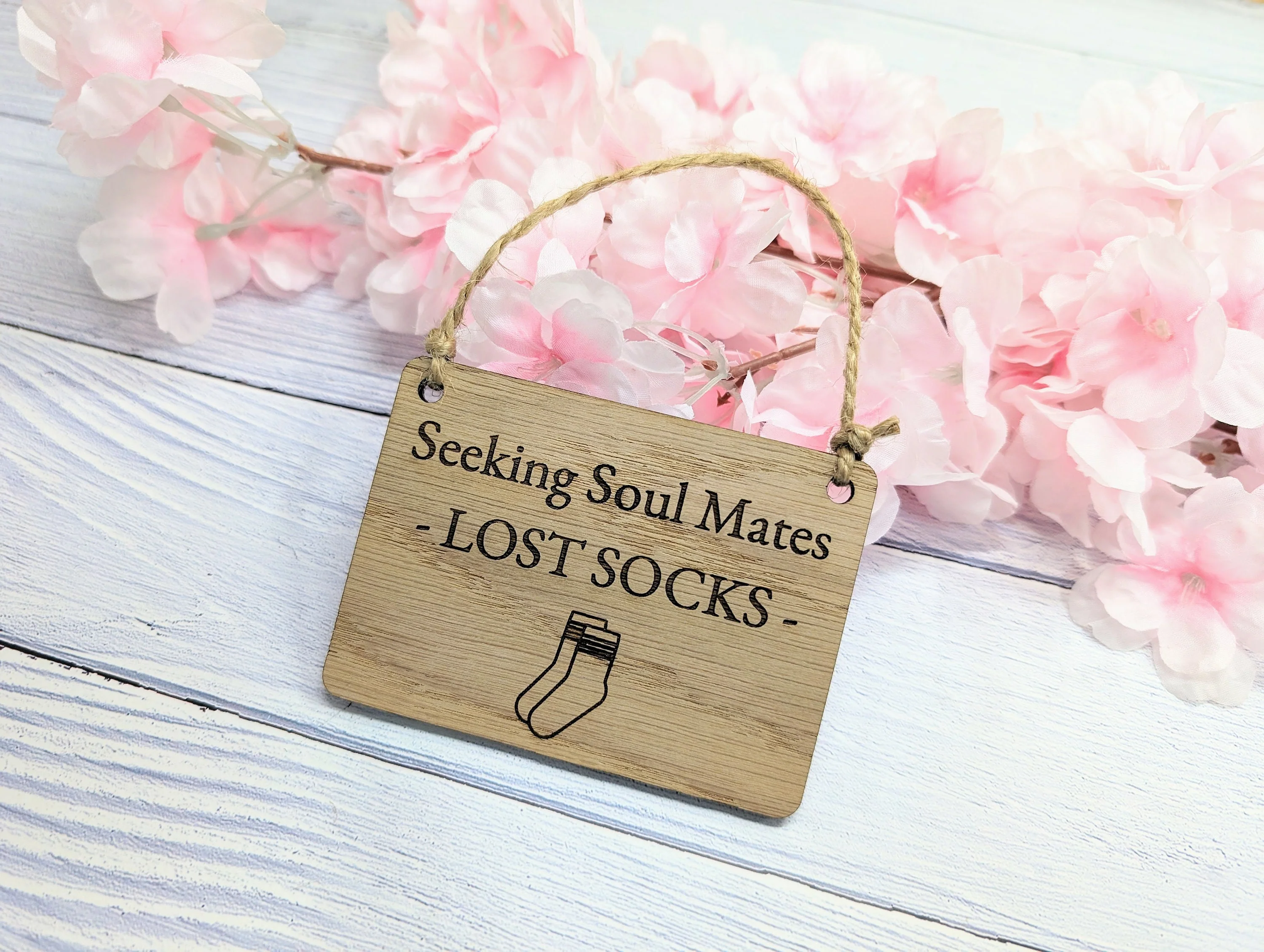 Seeking Soul Mates' - Oak Veneer MDF, Quirky Laundry Decor, 4 Sizes, Sock Graphic, Non-Personalised - Image 7