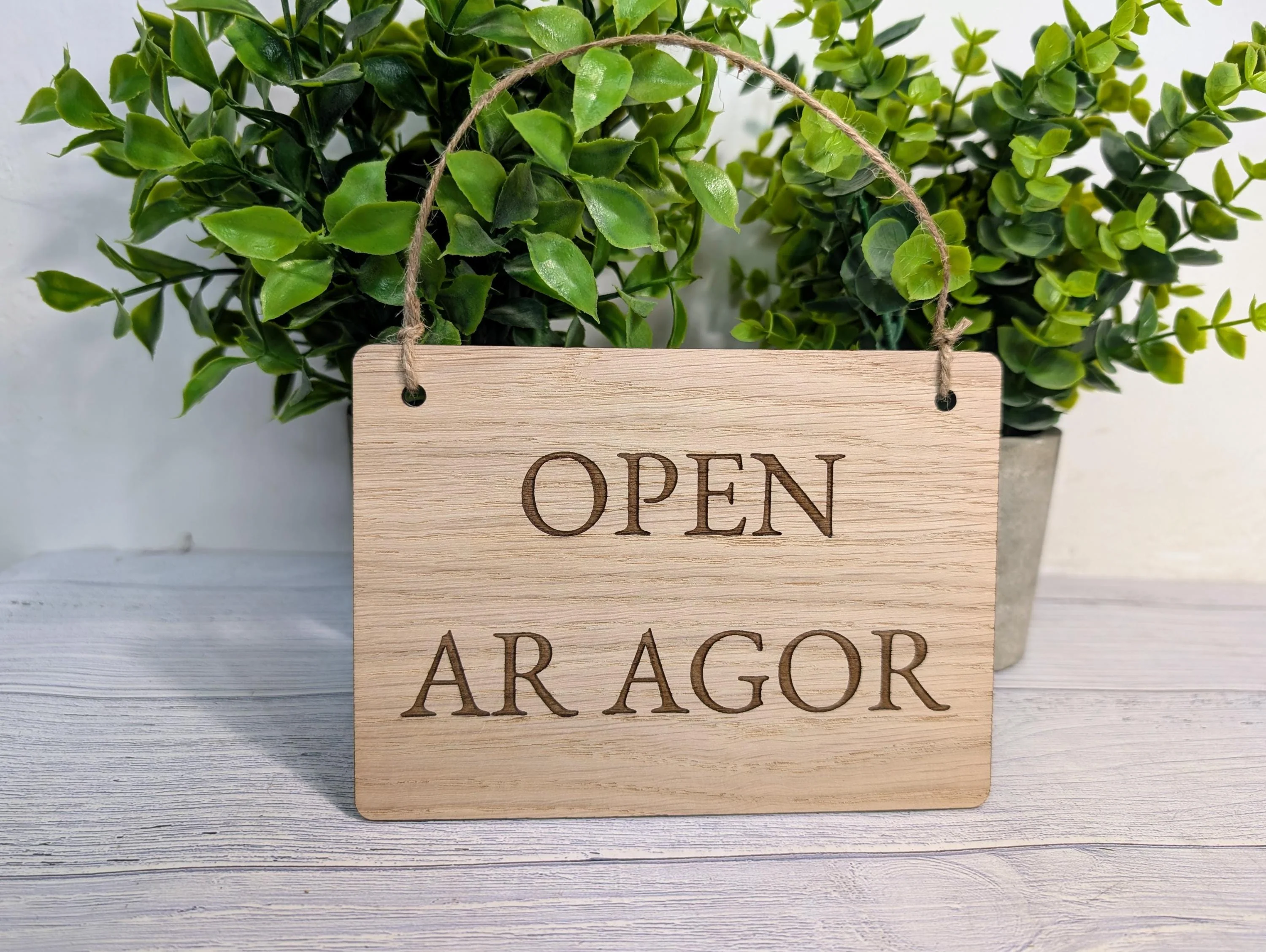 Welsh Bilingual Open Closed Sign – Ar Agor / Ar Gau – Solid Oak Double-Sided Door Sign – Handmade Wooden Shop Plaque from Wales - Image 2