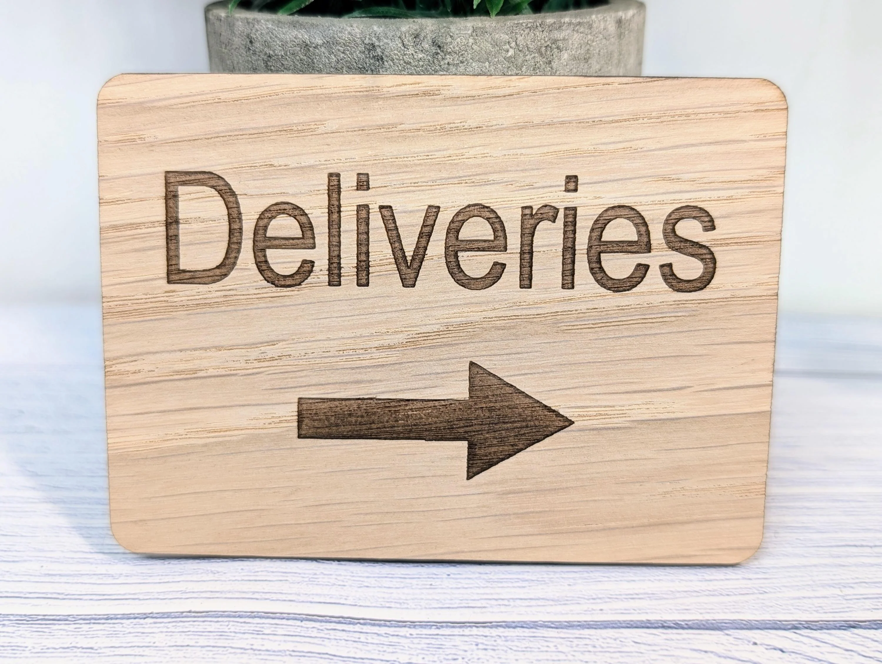 Wooden "Deliveries" Sign with Optional Arrow | Engraved Oak | For Businesses, Offices, Schools, Hotels | 4 Sizes | Personalised Text Option - Image 3