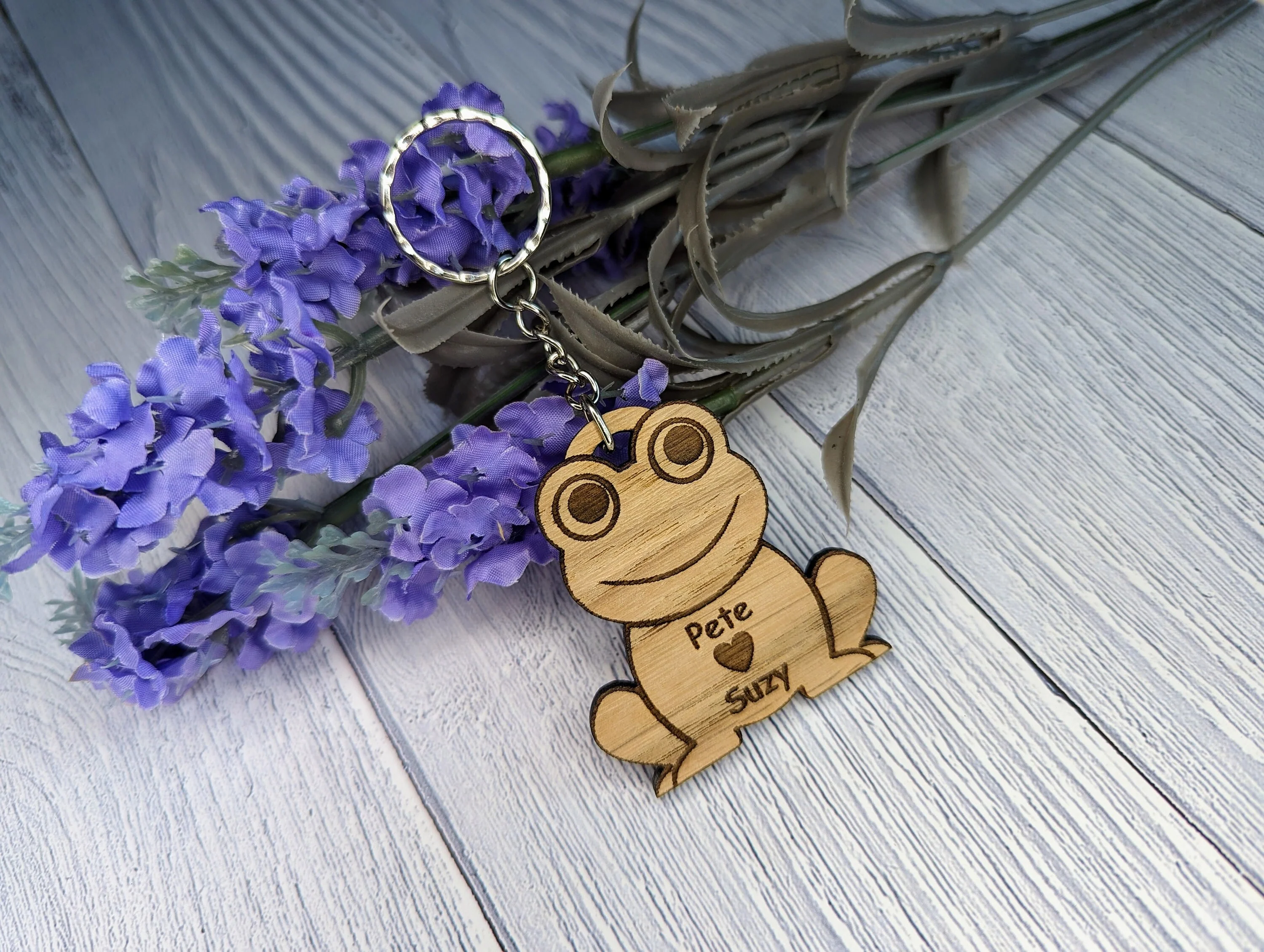 Wooden Frog Keyring | Personalised Frog Heart Keyring | Add Your Names | Bag Tag | Oak Veneered - Image 2