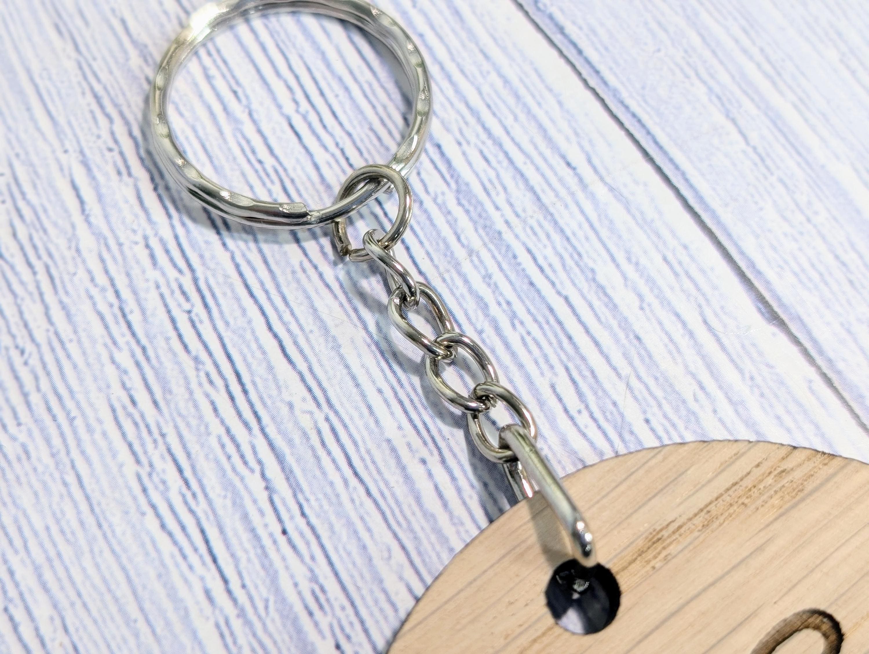 Wooden Wedding Favour Key Chain | Personalised Place Setting | Custom Guest Name, Key Ring, Keyring | Eco-Friendly Oak Veneer Keepsakes - Image 5